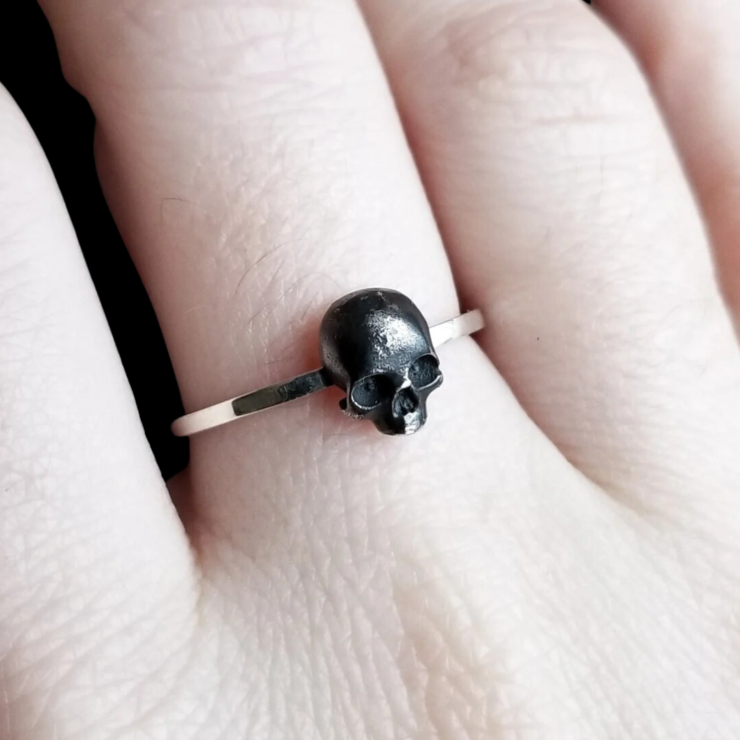 Tiny Silver Skull Ring Stackable - Inchoo Bijoux