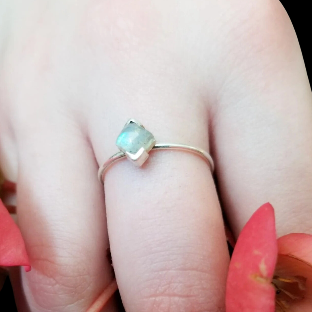 Faceted Square Labradorite Ring - Inchoo Bijoux