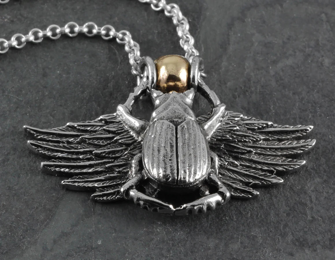 Collier - sm scarab beetle - wh brz