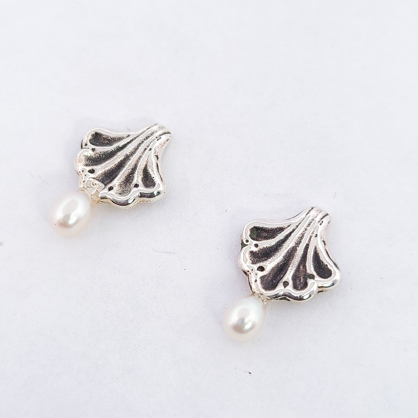 Minimal Small Baroque Shell Earrings With White Pearls