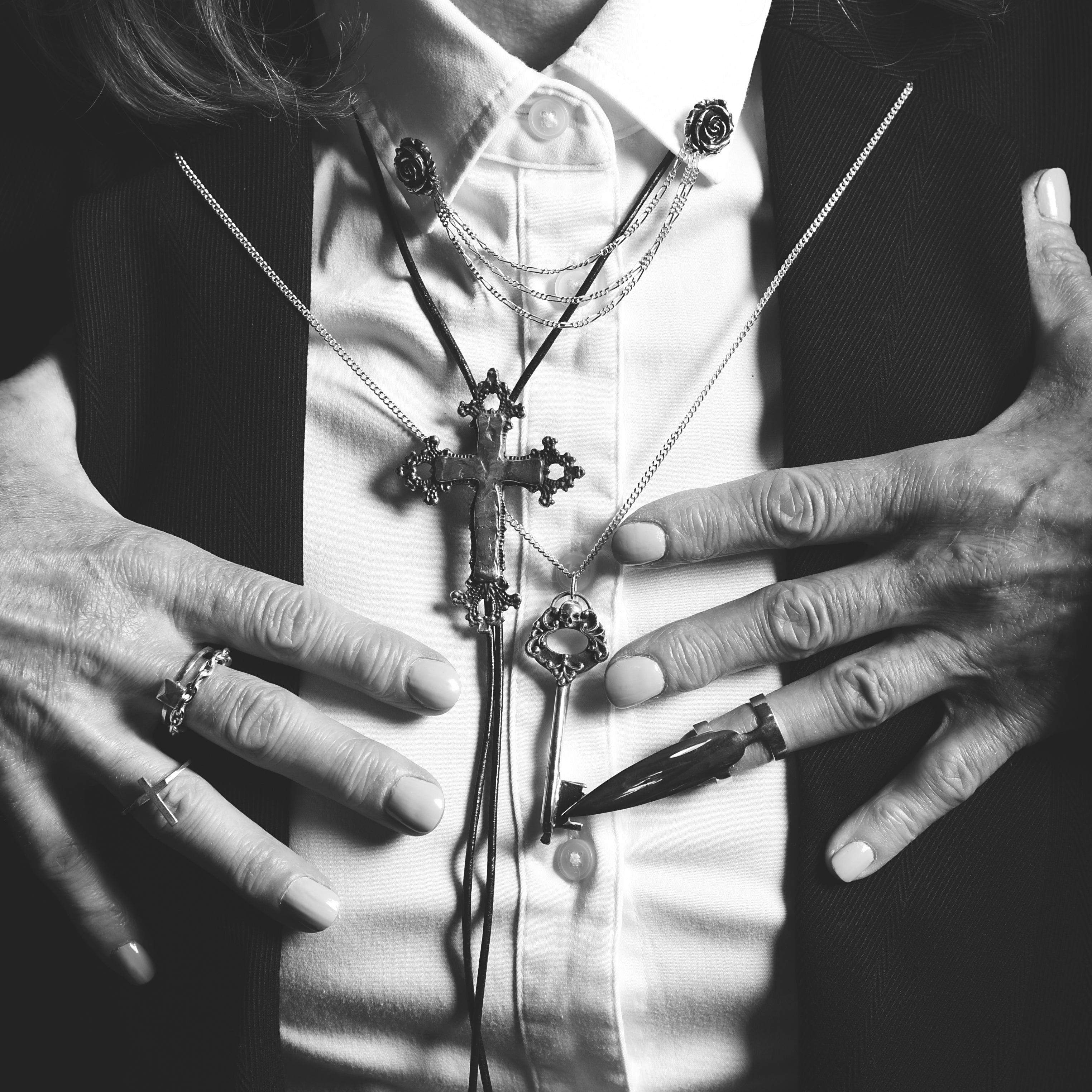 Oversized Stiletto Fake Nail Claw Midi Ring