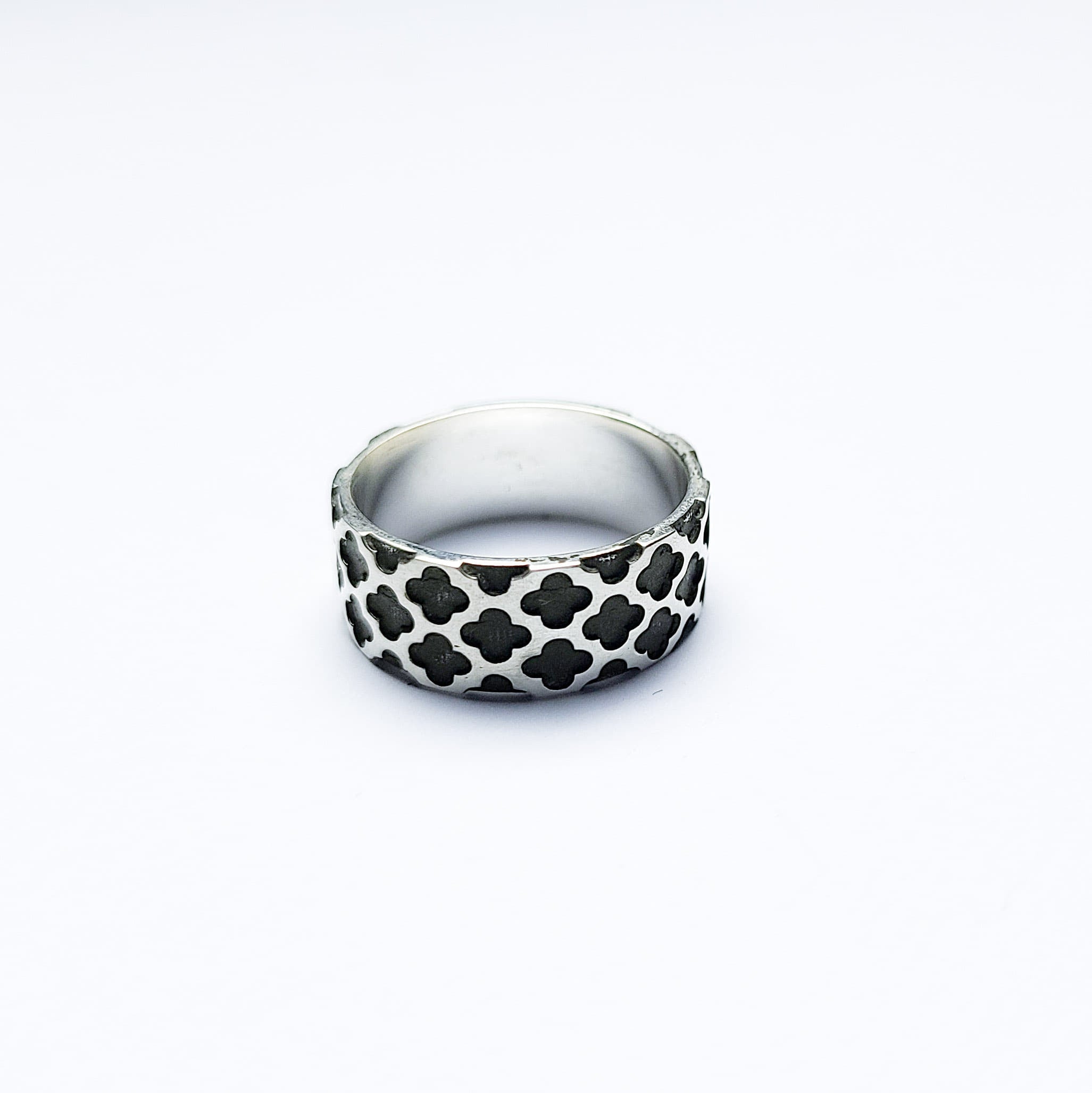 8mm Wide Confessional Pattern Ring Band - Inchoo Bijoux