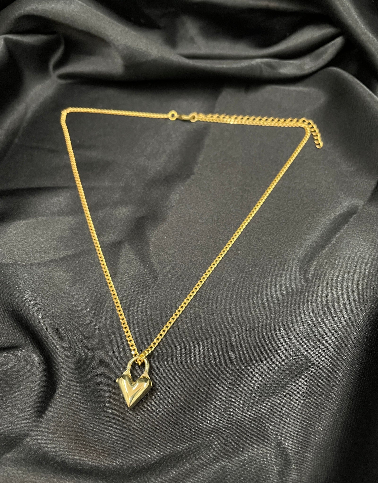 Charming - Heart Choker