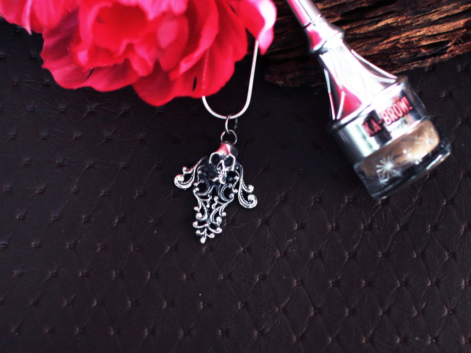 Lace Baroque Skull Pendant - Inchoo Bijoux