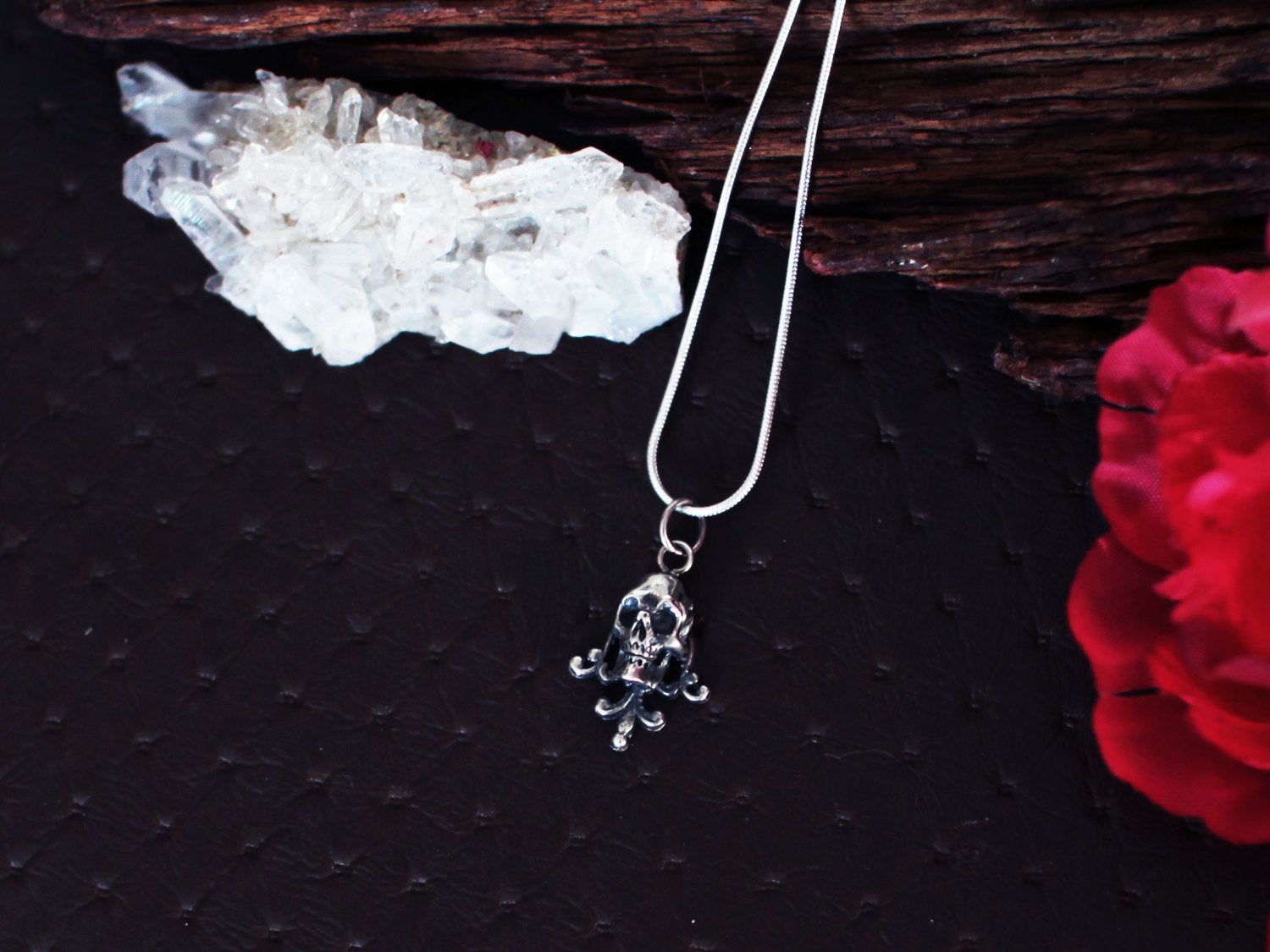Tiny Silver Skull Lace Pendant - Inchoo Bijoux