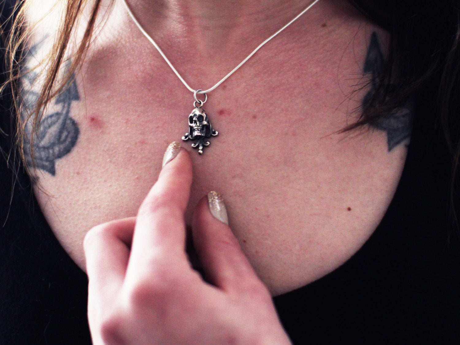 Tiny Silver Skull Lace Pendant - Inchoo Bijoux