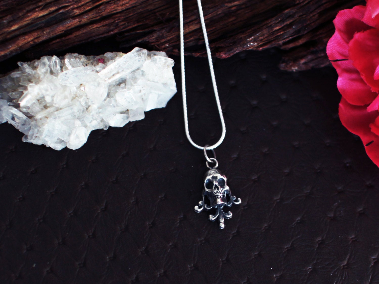 Tiny Silver Skull Lace Pendant - Inchoo Bijoux