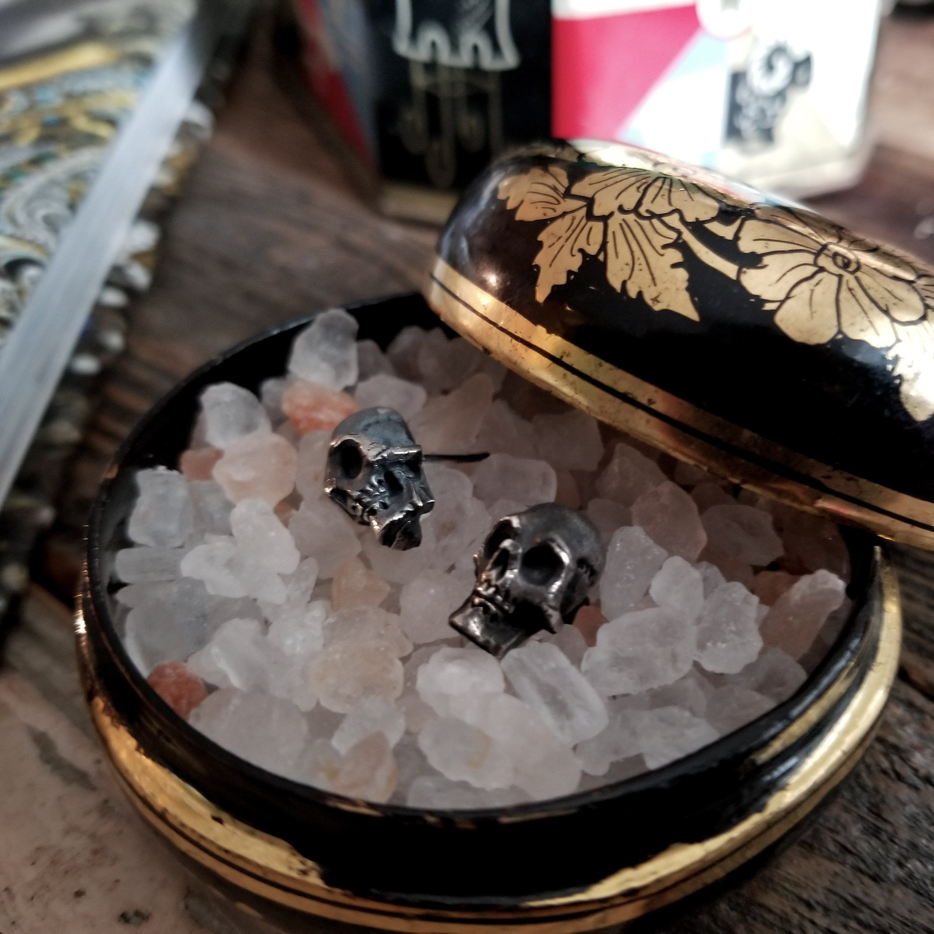 Rustic Skull Stud Post Earrings - Inchoo Bijoux