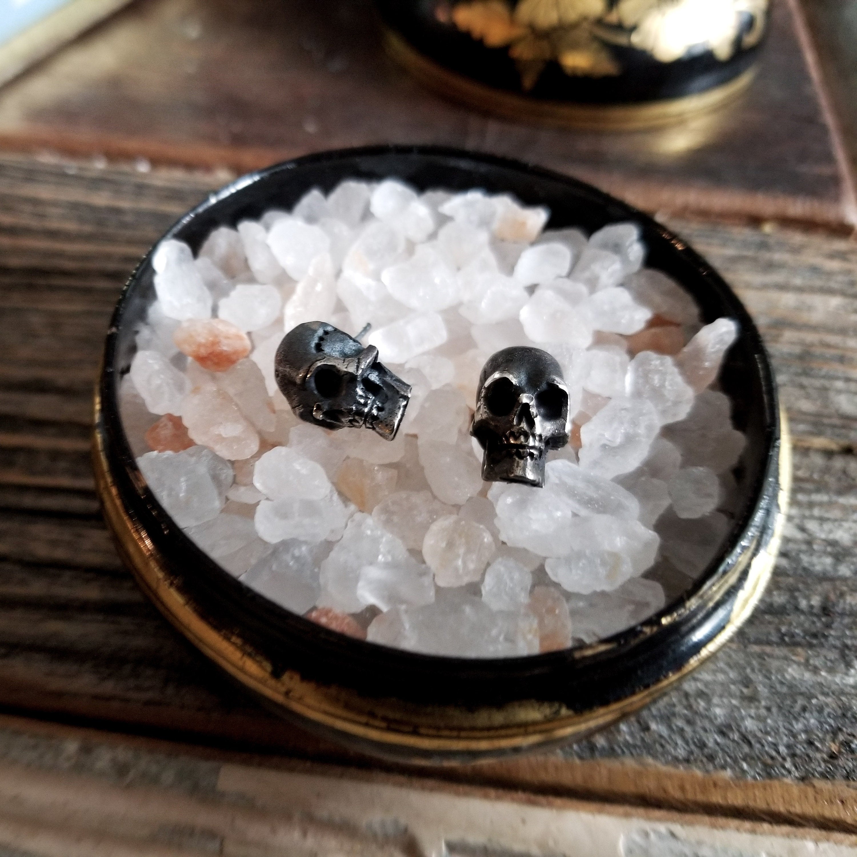 Rustic Skull Stud Post Earrings - Inchoo Bijoux