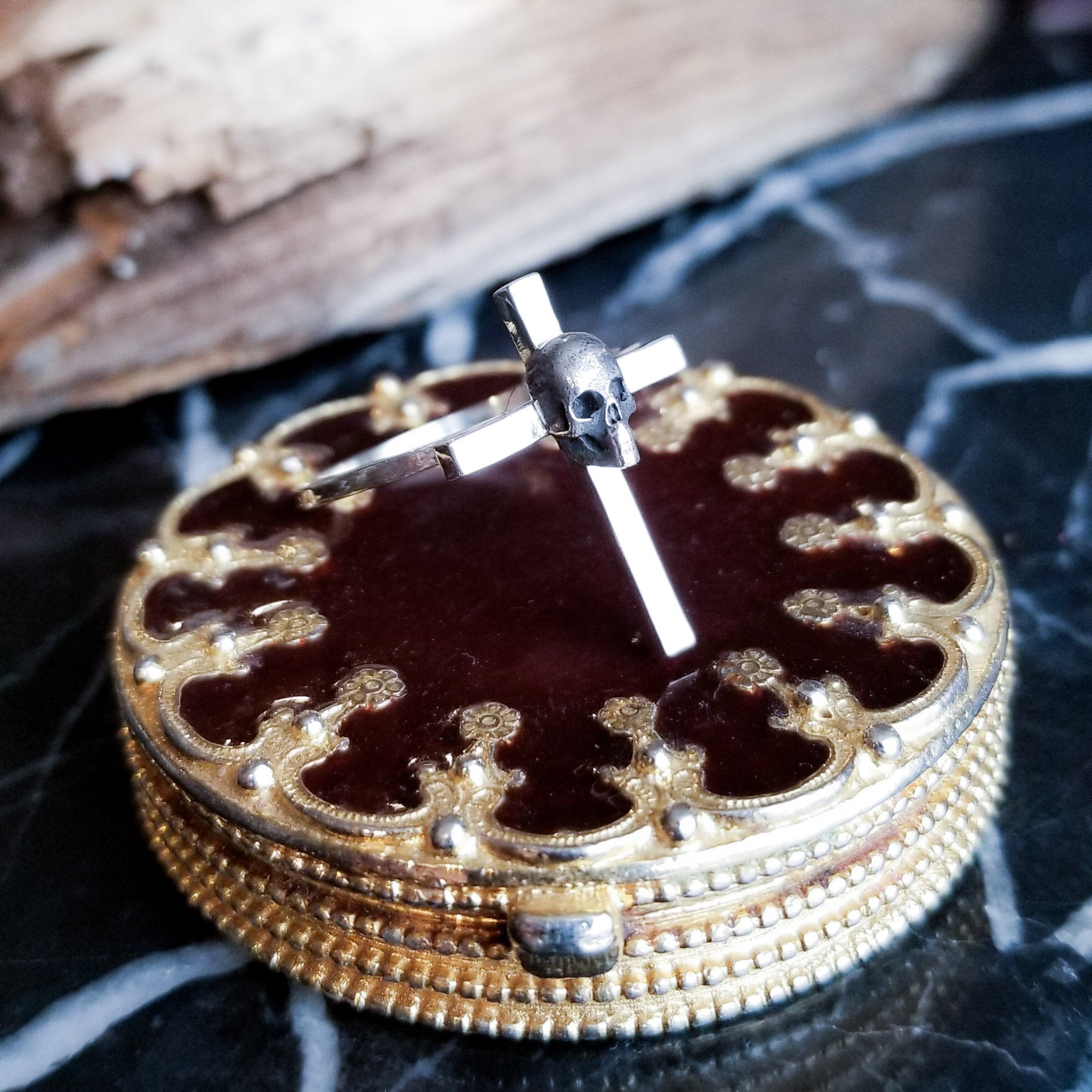 Skull Cross Goth Ring-Ring-Inchoo Bijoux-Inchoo Bijoux