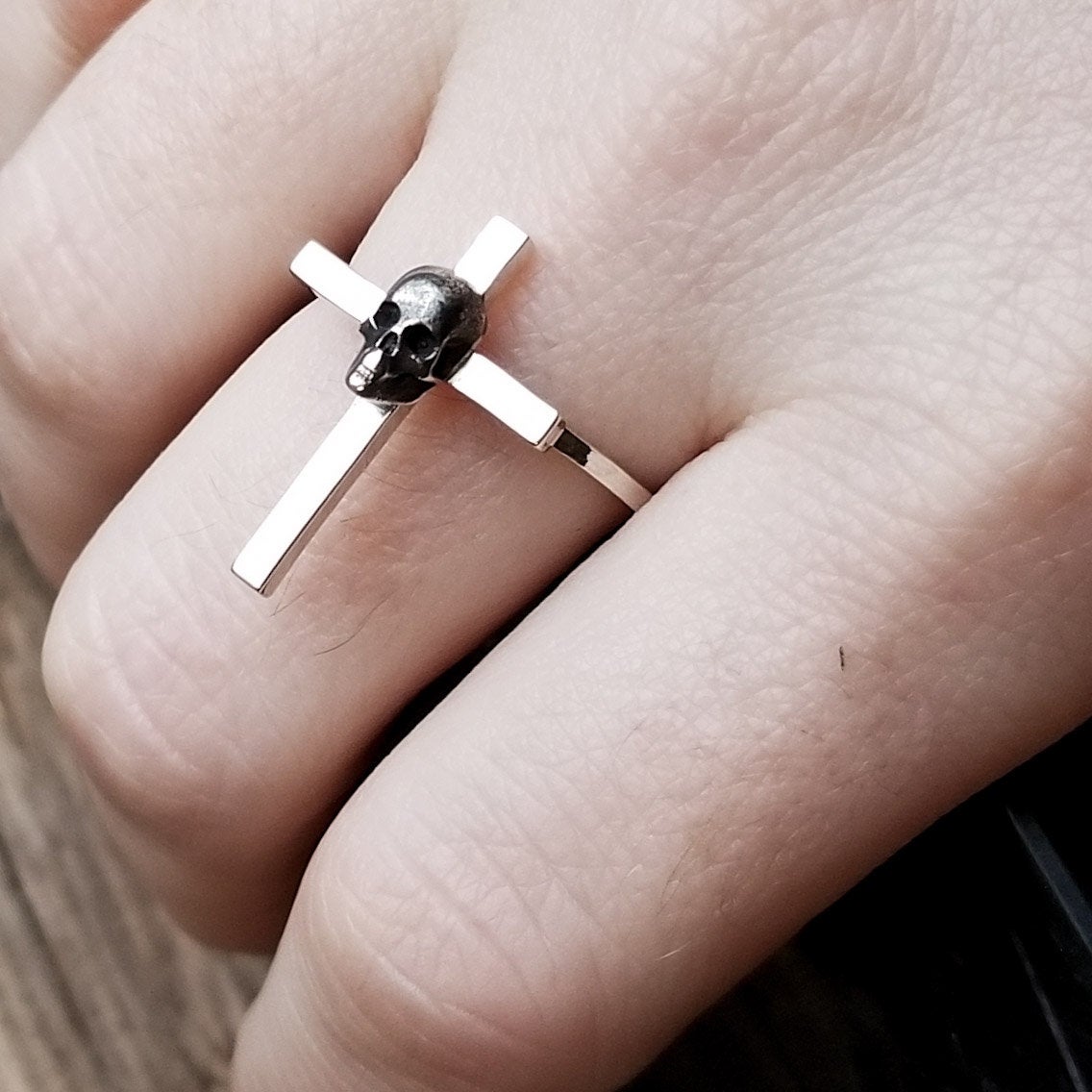 Skull Cross Goth Ring-Ring-Inchoo Bijoux-Inchoo Bijoux