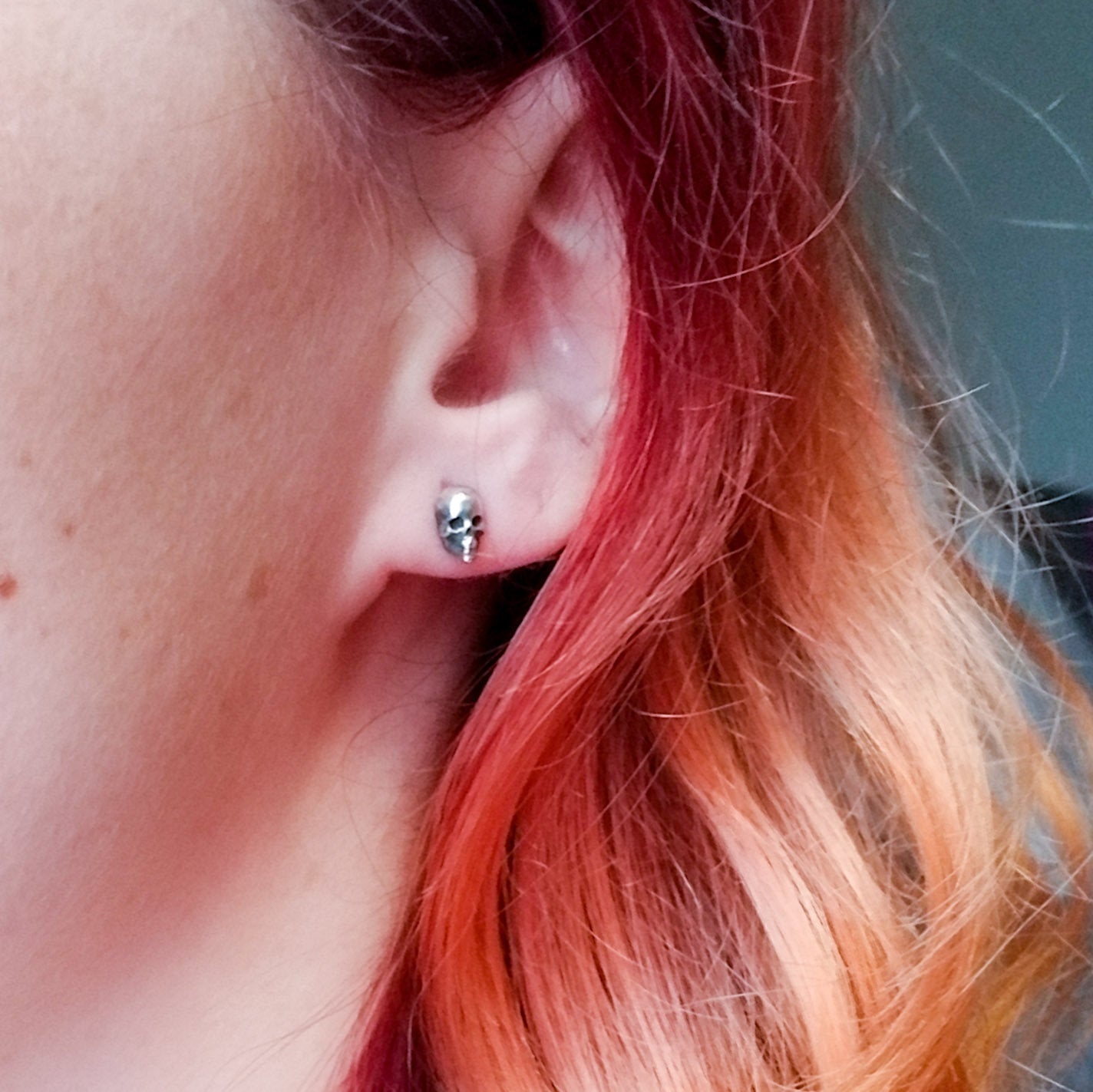Tiny Skull Earrings - Inchoo Bijoux