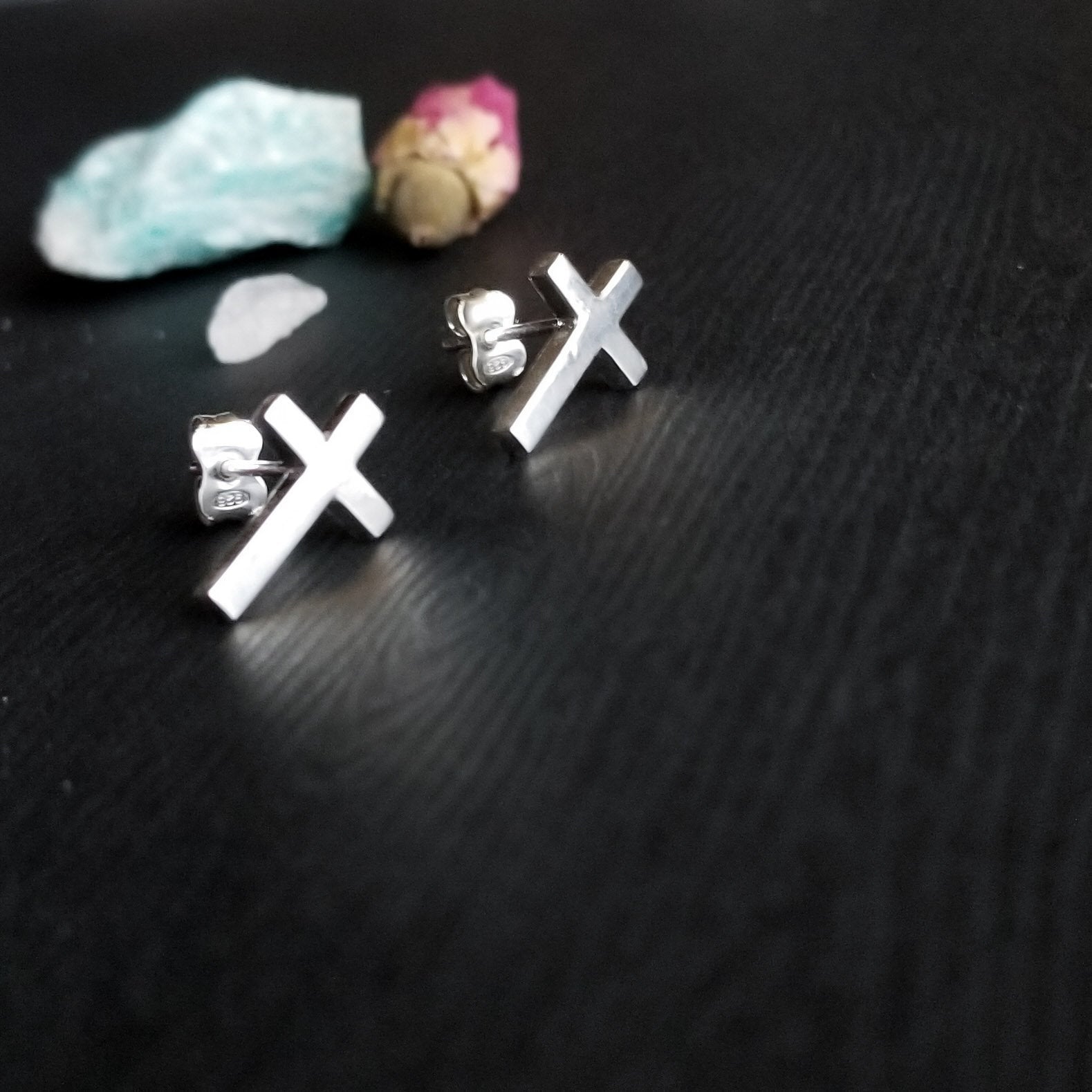 Simple Small Cross Earrings - Inchoo Bijoux