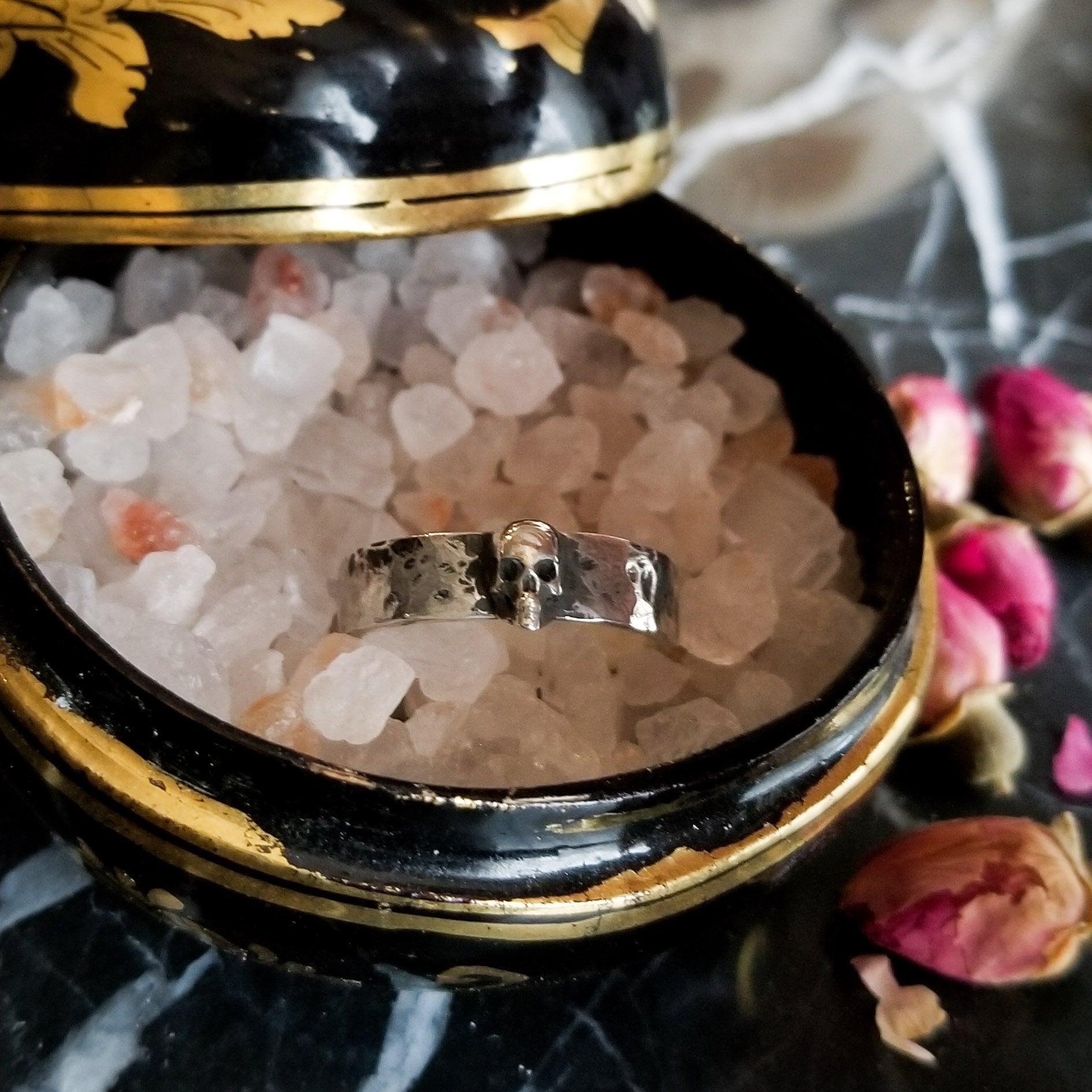 Hammered Goth Skull Mens Ring - Inchoo Bijoux
