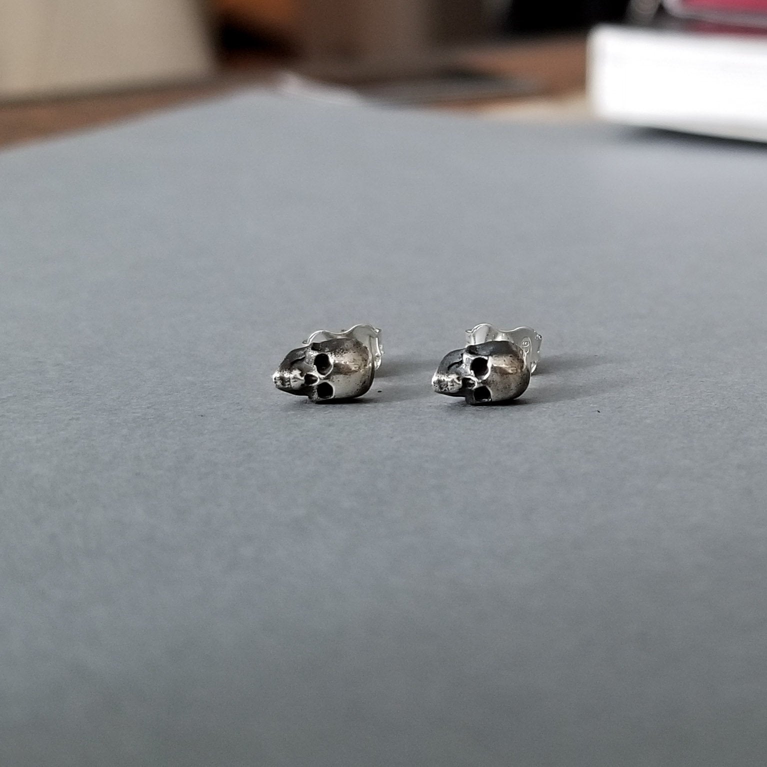 Tiny Skull Earrings - Inchoo Bijoux