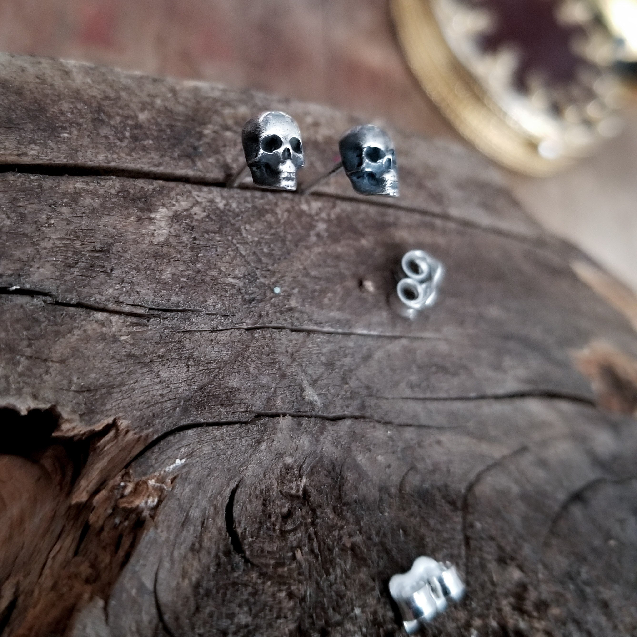 Tiny Skull Earrings - Inchoo Bijoux