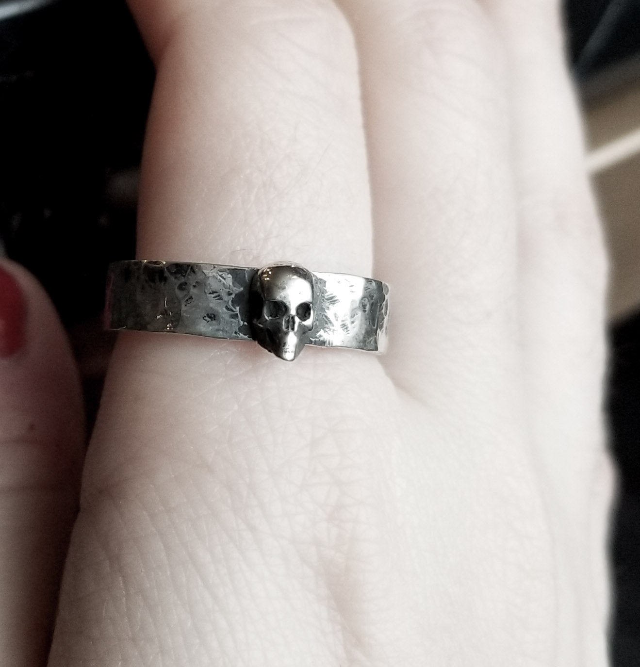 Hammered Goth Skull Mens Ring - Inchoo Bijoux