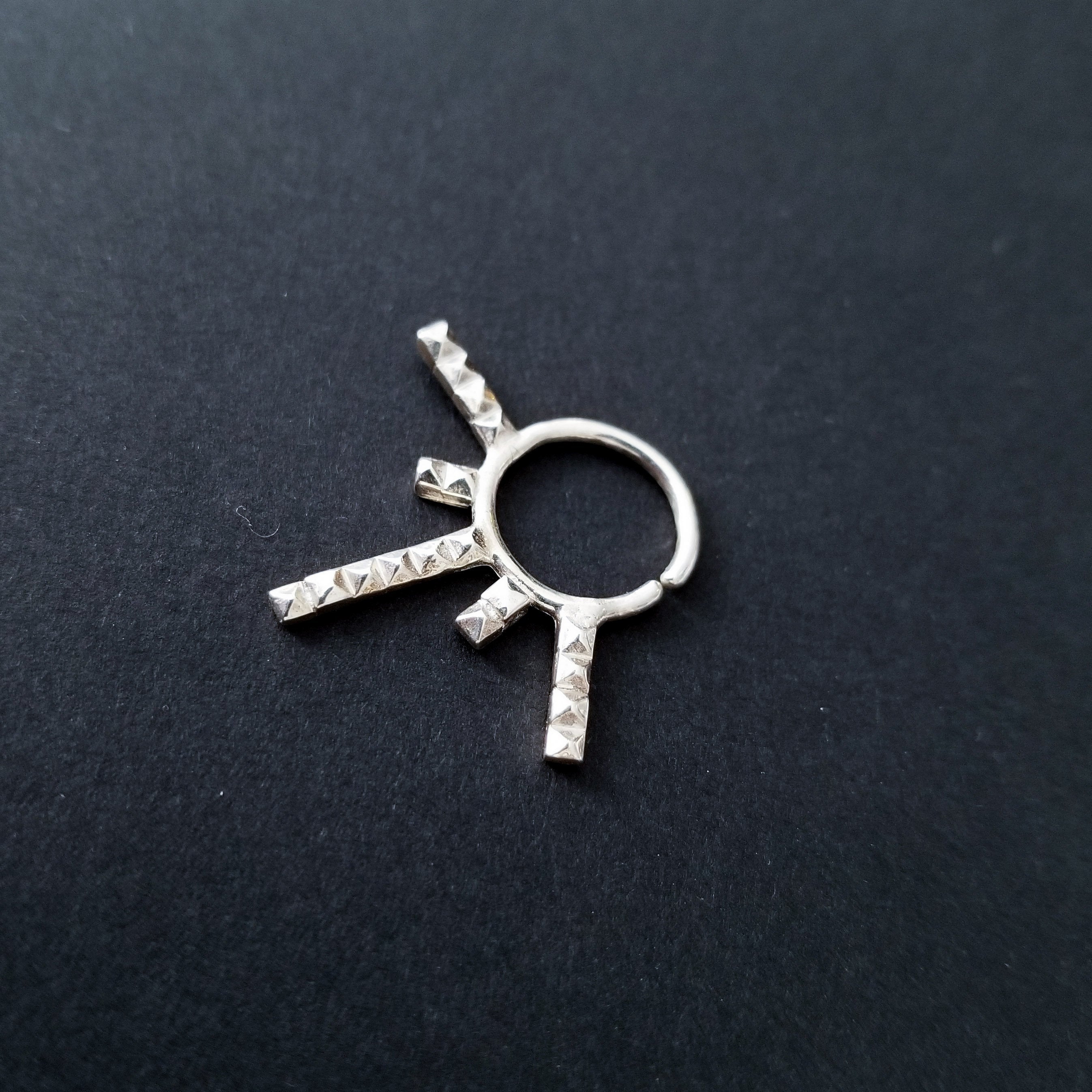 Studded Aura Septum-Septum-Inchoo Bijoux-Inchoo Bijoux