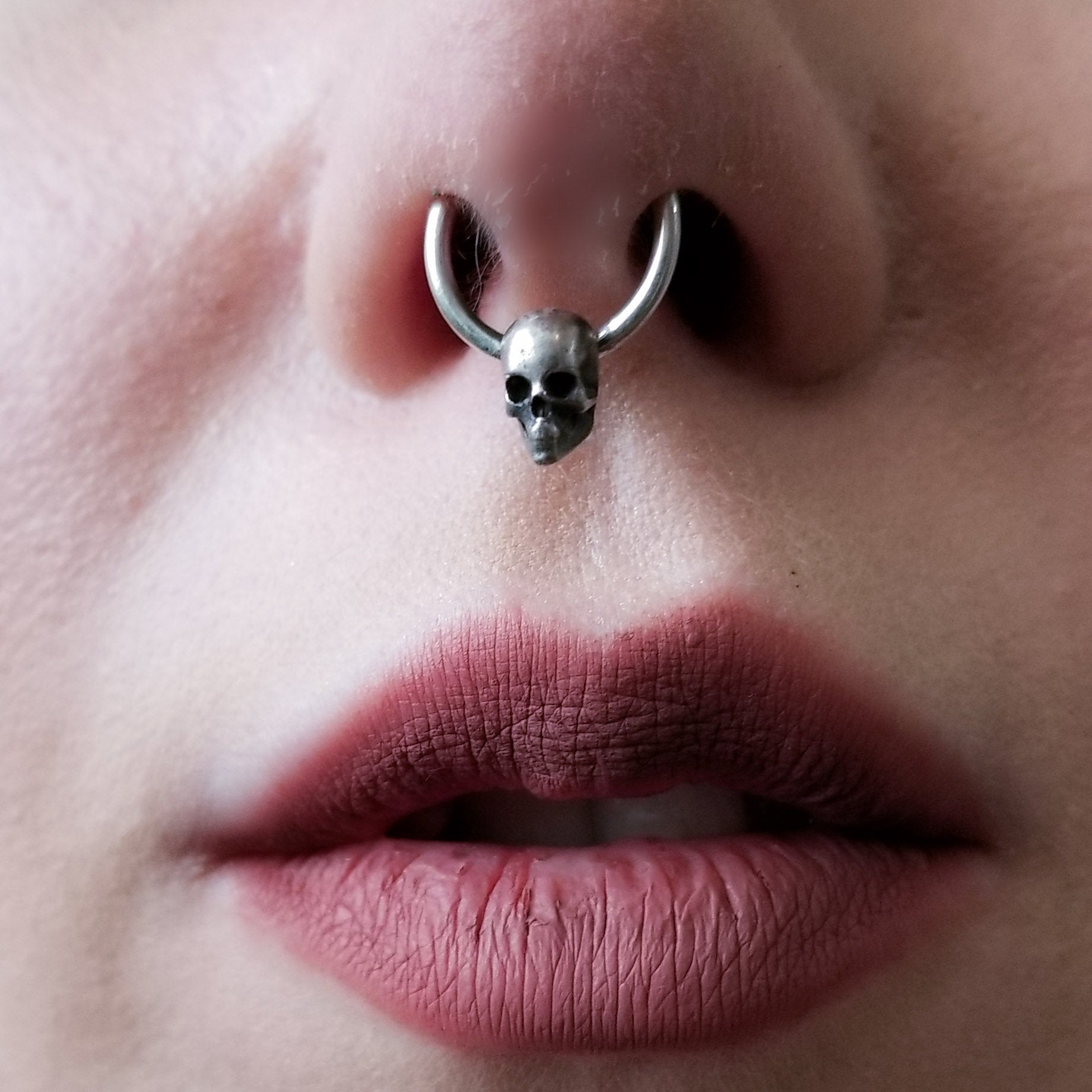 Minimal Skull Septum Ring - Inchoo Bijoux