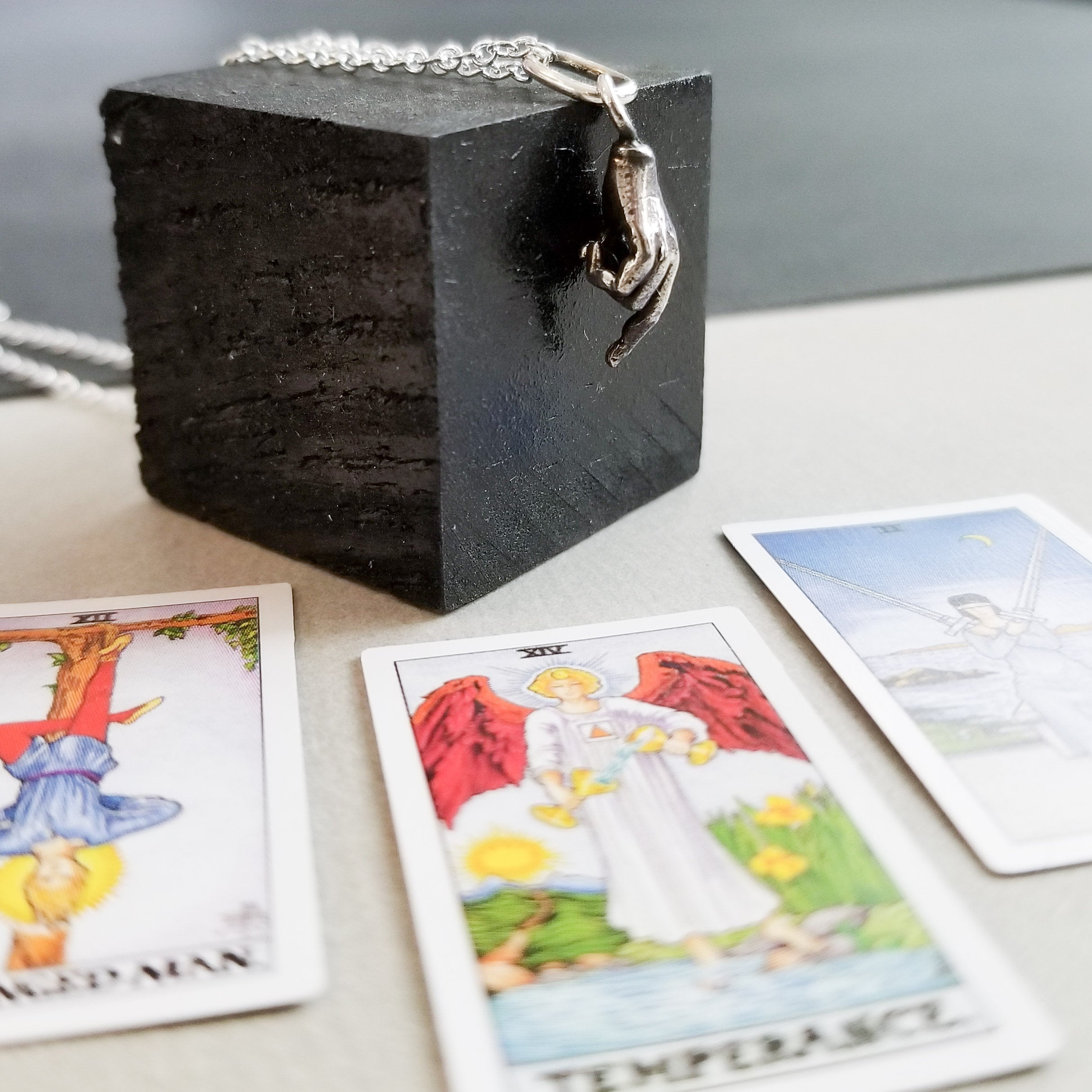 Middle Finger Pendant - Inchoo Bijoux