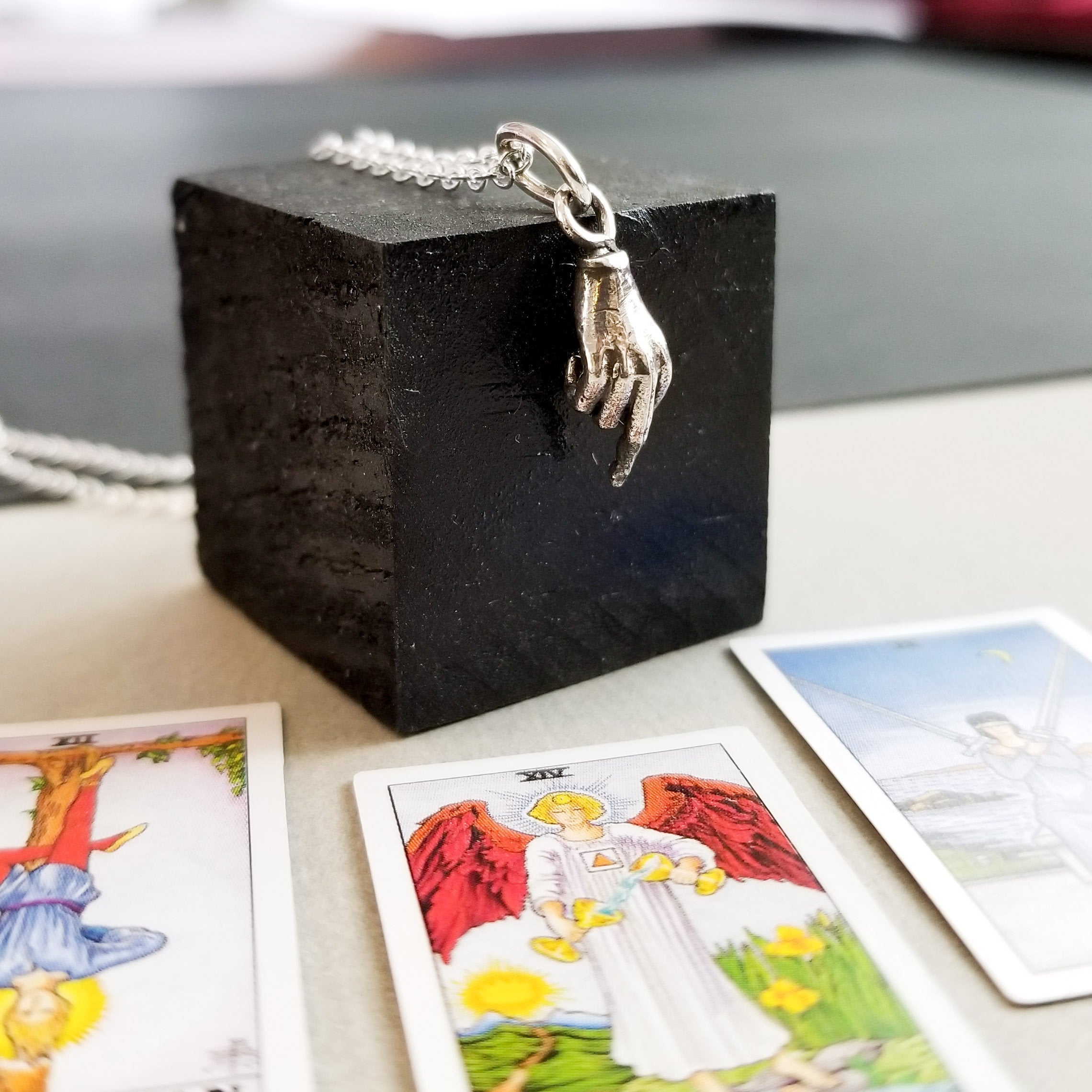 Middle Finger Pendant - Inchoo Bijoux