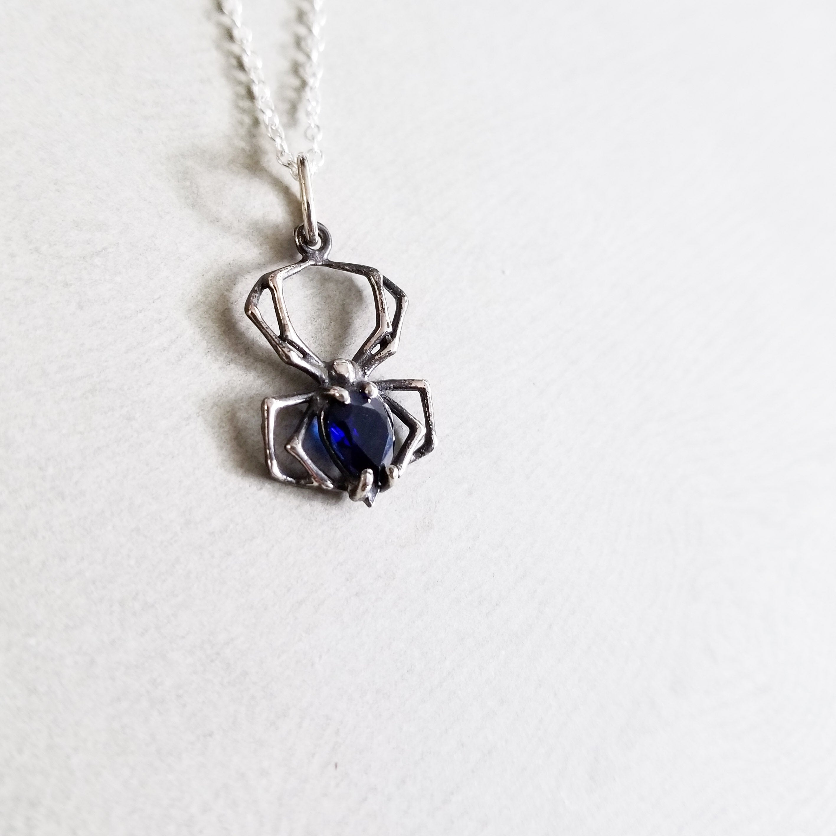 Deep Blue Spider Widow Pendant - Inchoo Bijoux