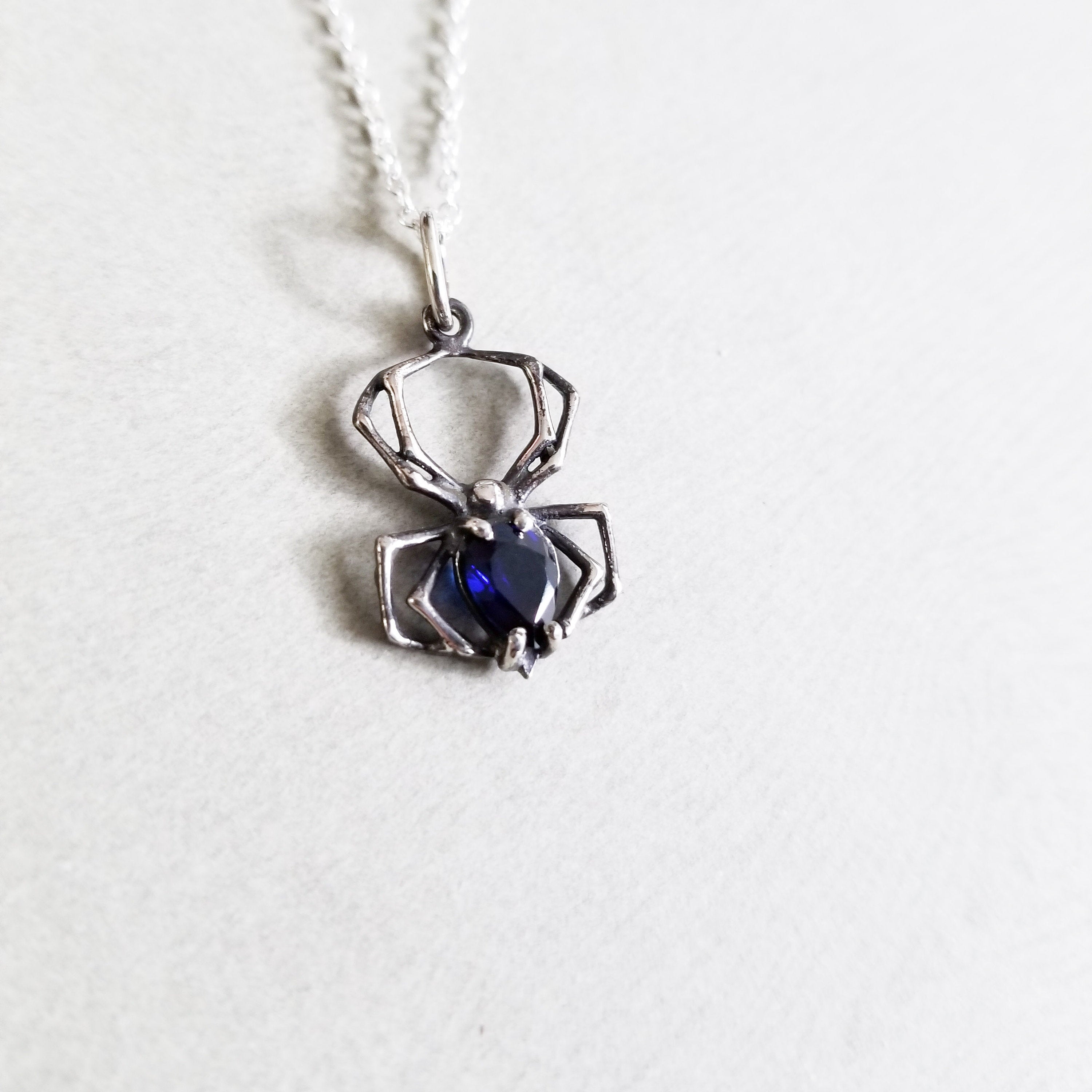 Deep Blue Spider Widow Pendant - Inchoo Bijoux