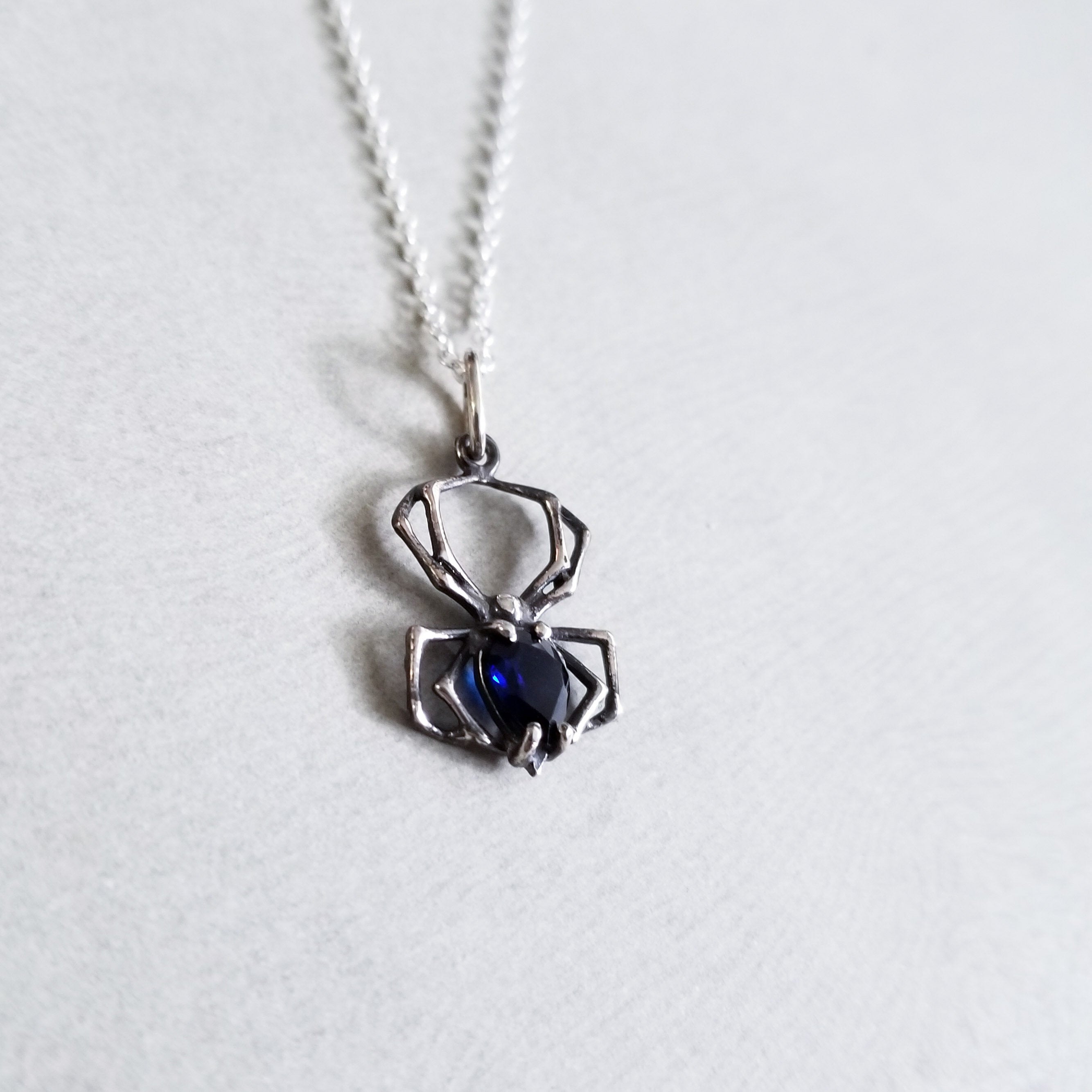 Deep Blue Spider Widow Pendant - Inchoo Bijoux