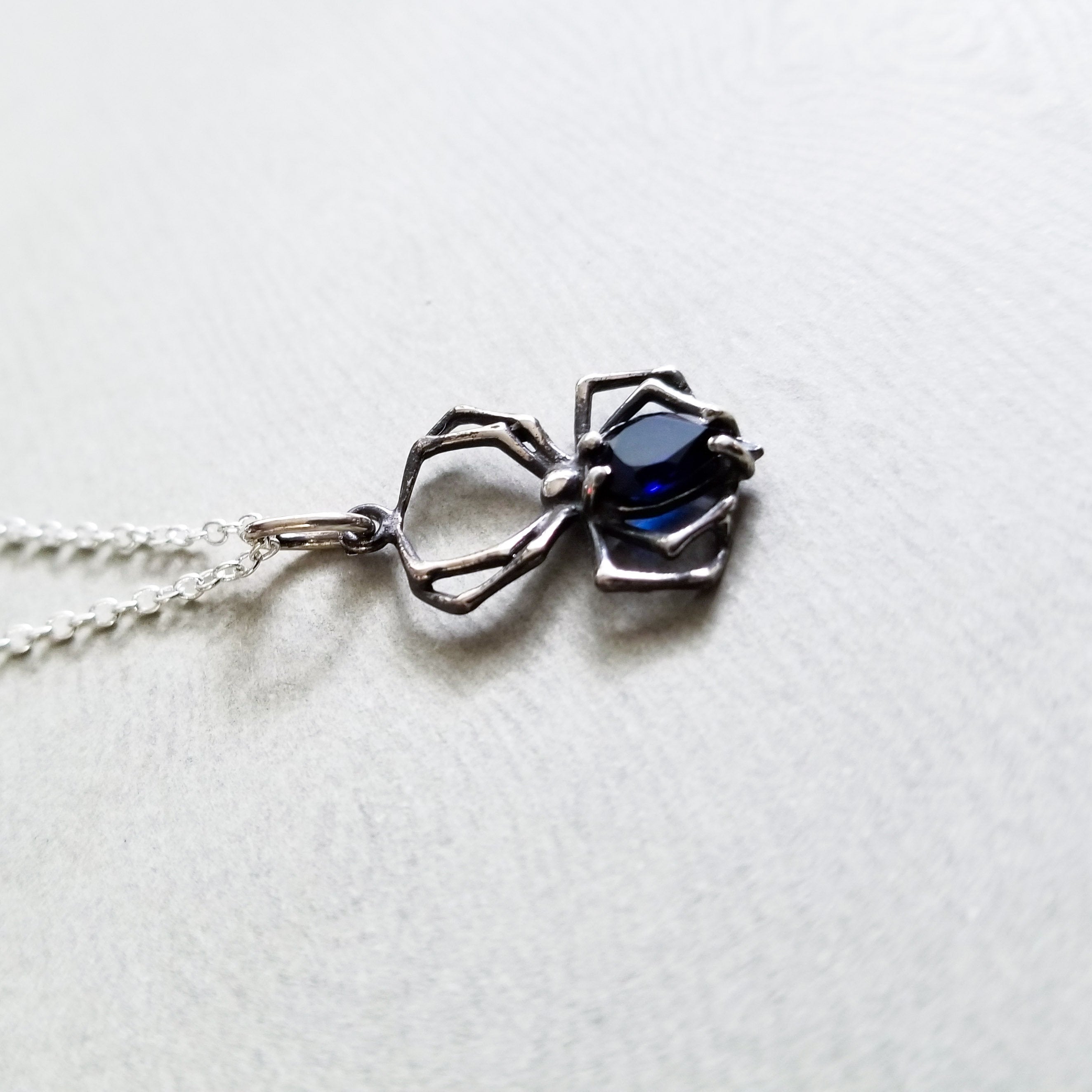 Deep Blue Spider Widow Pendant - Inchoo Bijoux