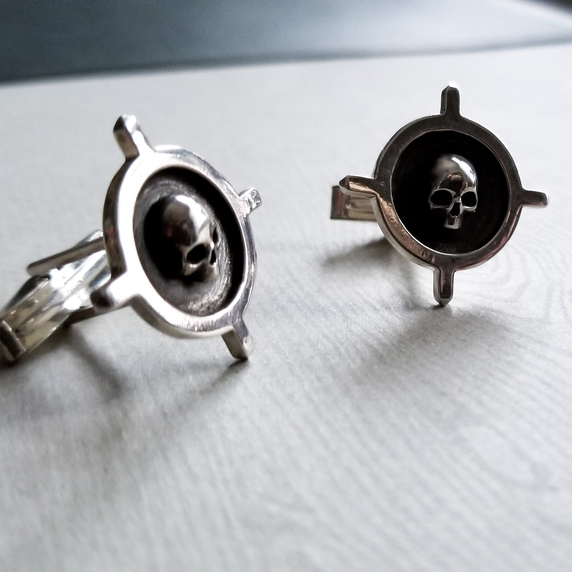 Silver Skull Cross Cufflinks - Inchoo Bijoux