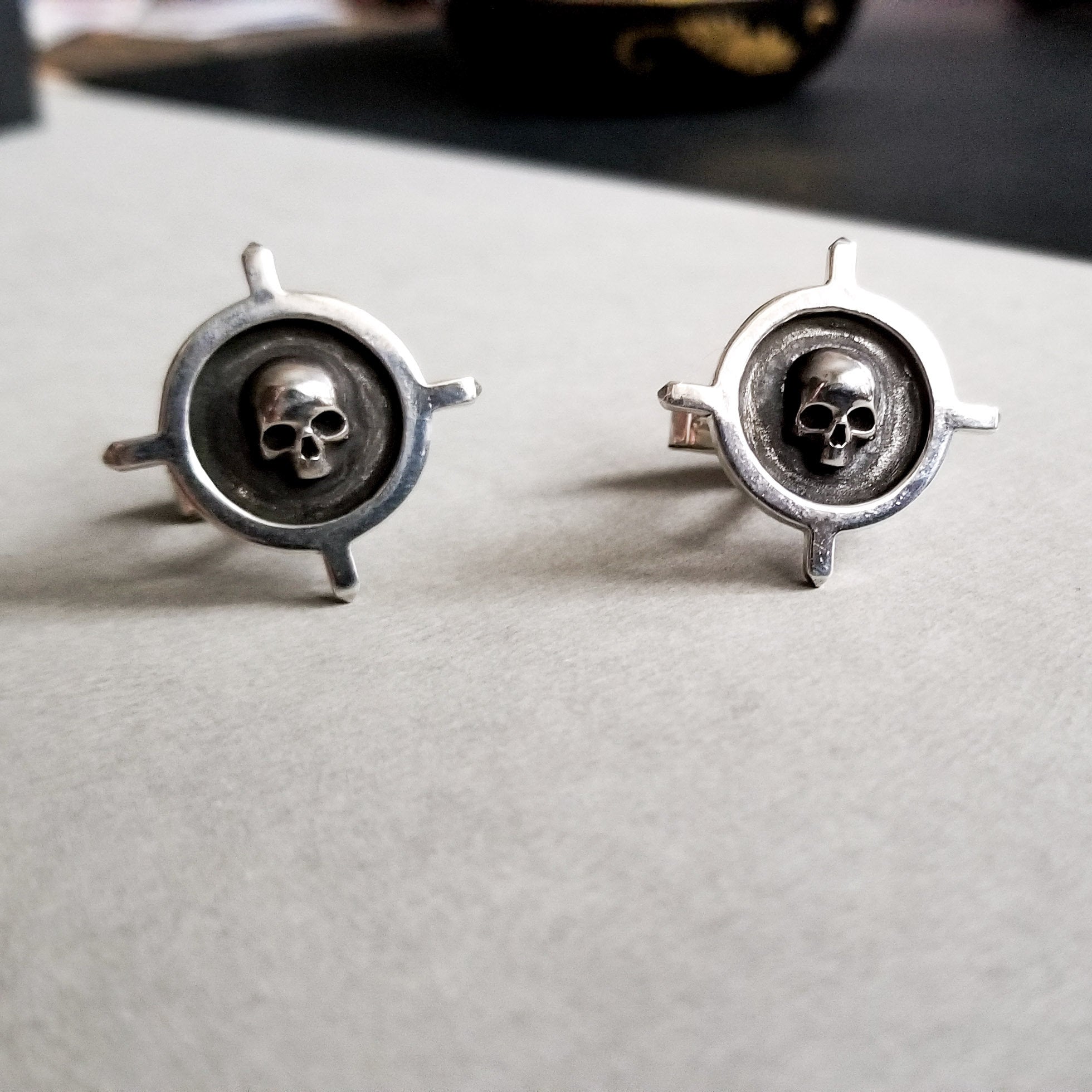Silver Skull Cross Cufflinks - Inchoo Bijoux
