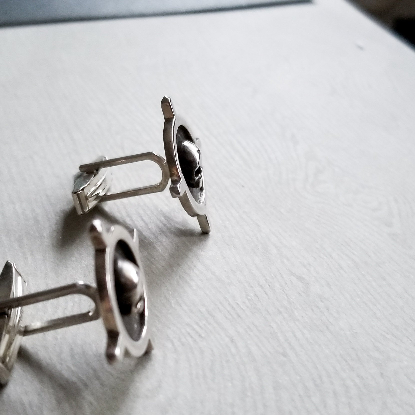 Silver Skull Cross Cufflinks - Inchoo Bijoux