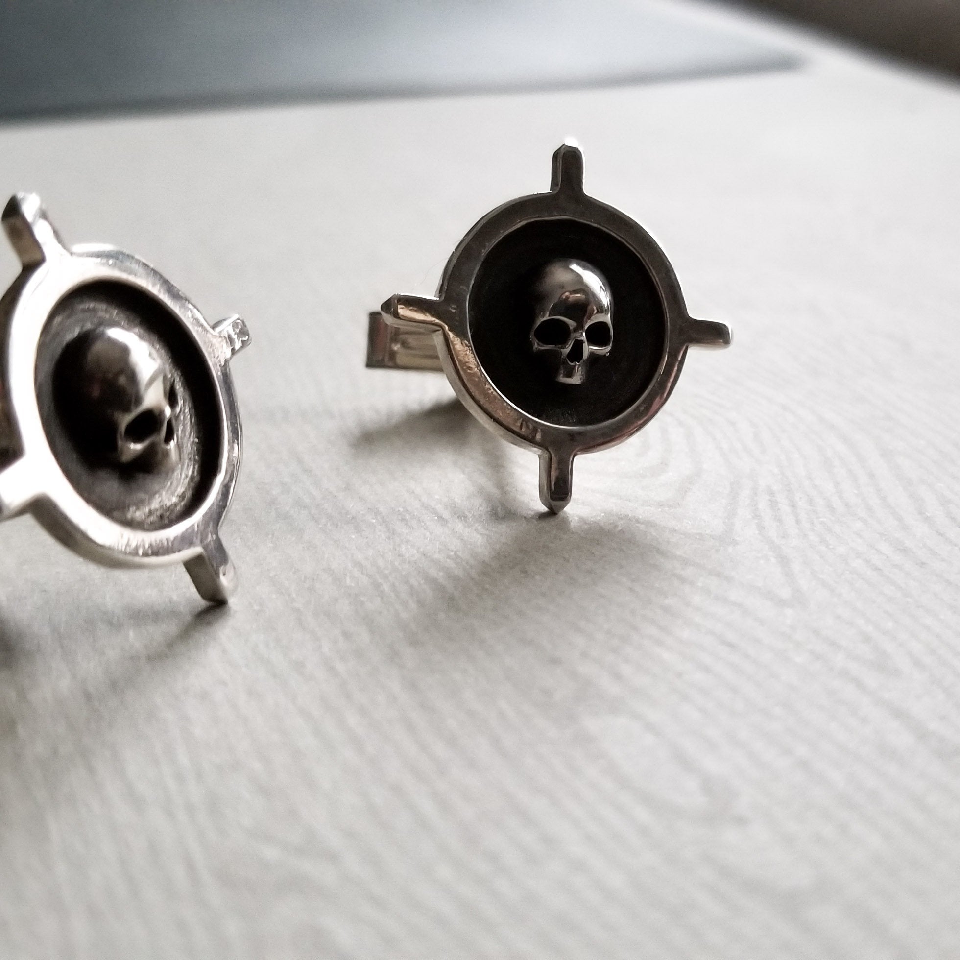 Silver Skull Cross Cufflinks - Inchoo Bijoux