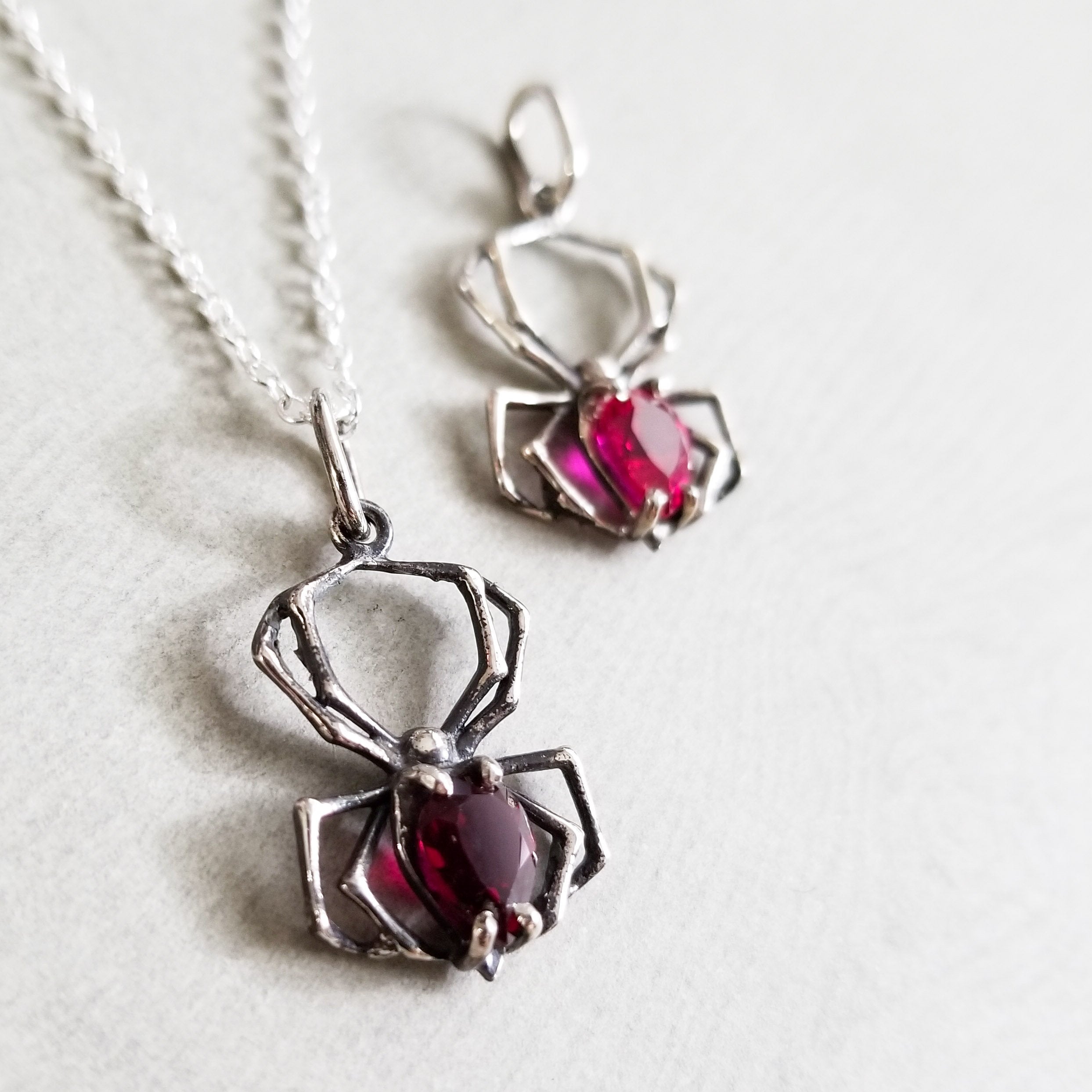Blood Red Spider Pendant - Inchoo Bijoux