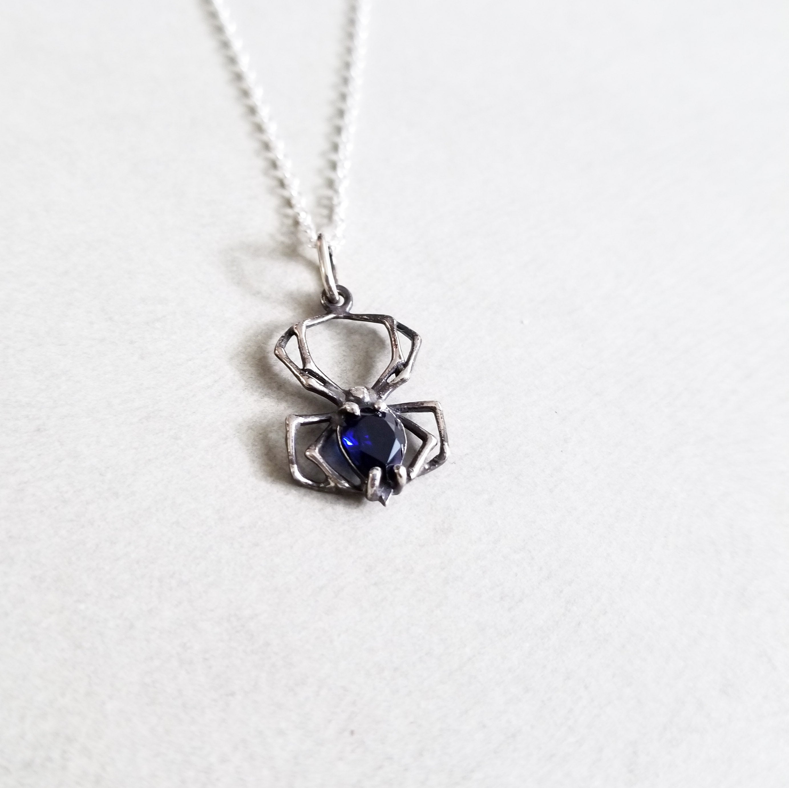 Deep Blue Spider Widow Pendant - Inchoo Bijoux