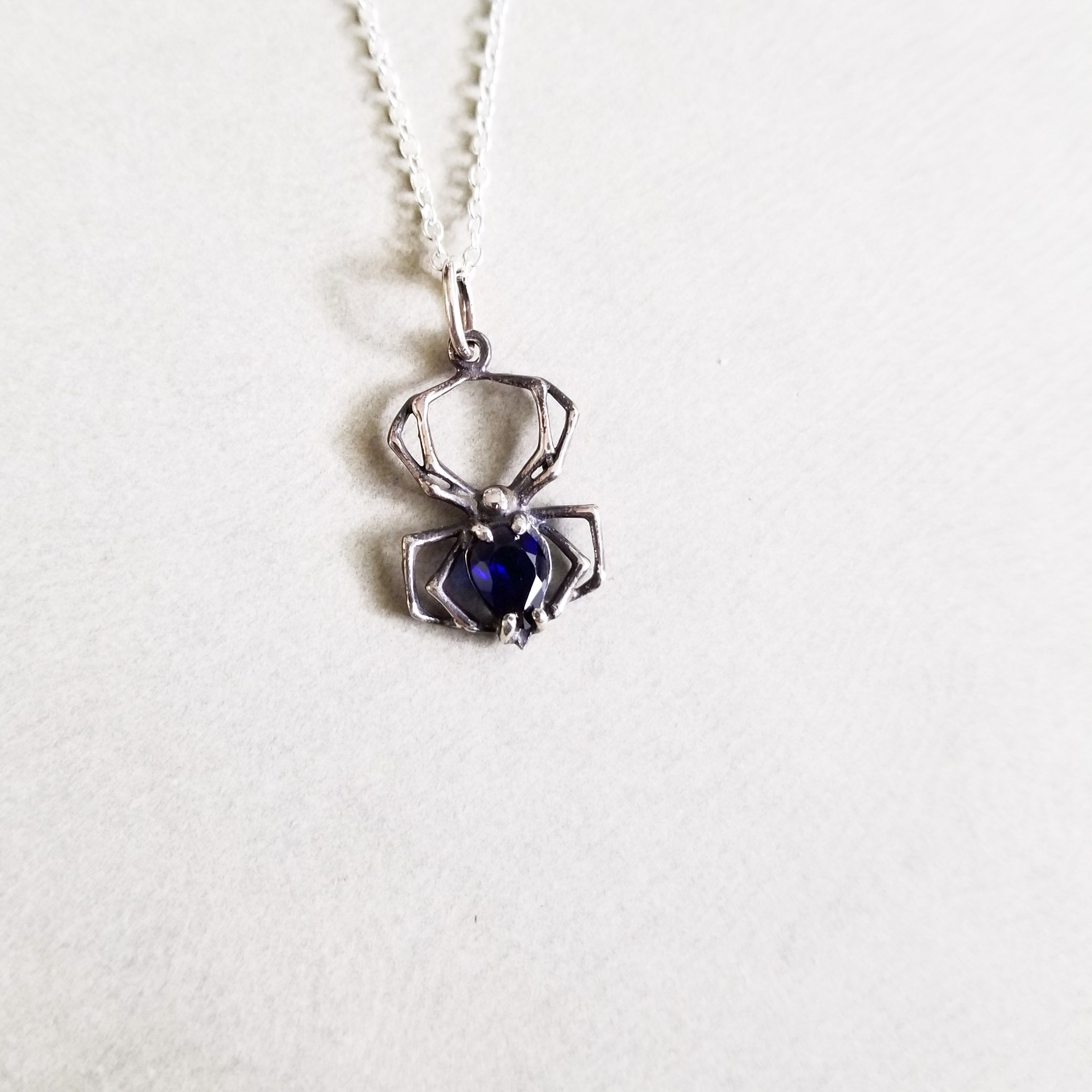 Deep Blue Spider Widow Pendant - Inchoo Bijoux