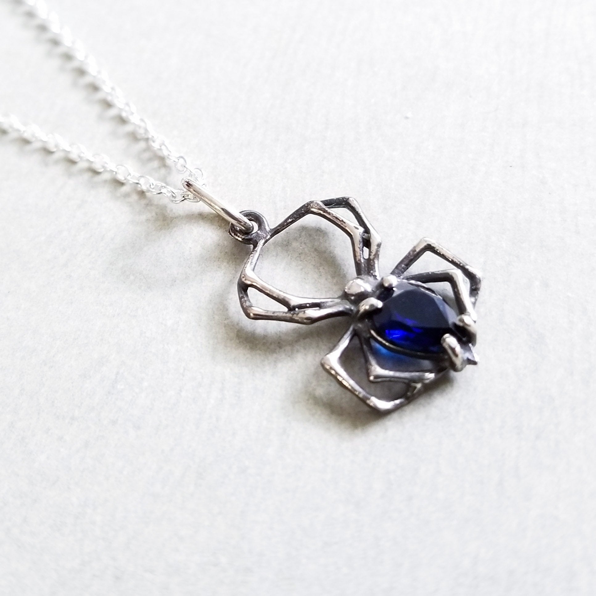 Deep Blue Spider Widow Pendant - Inchoo Bijoux