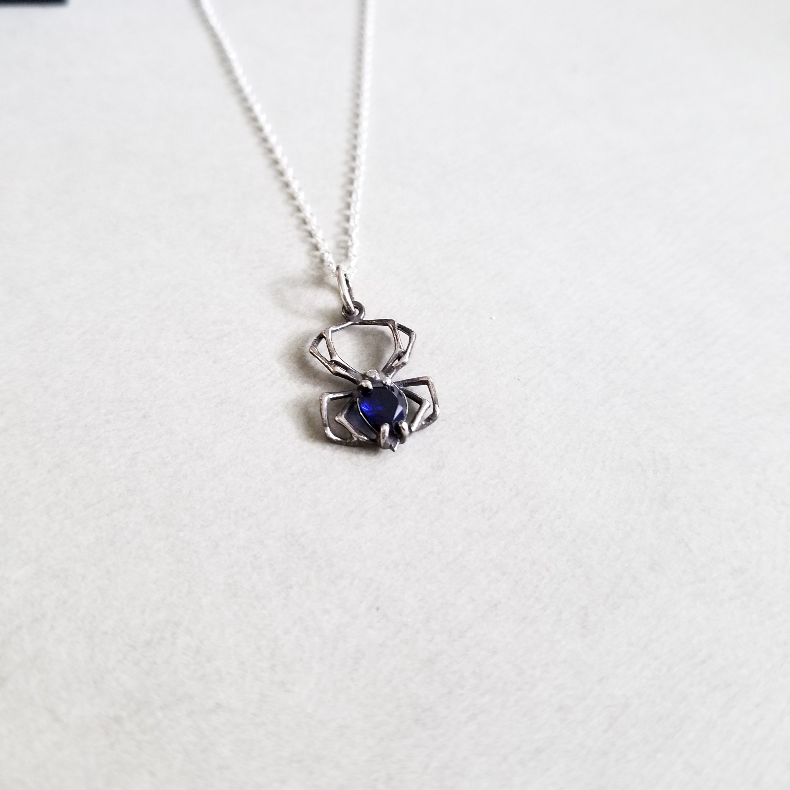 Deep Blue Spider Widow Pendant - Inchoo Bijoux