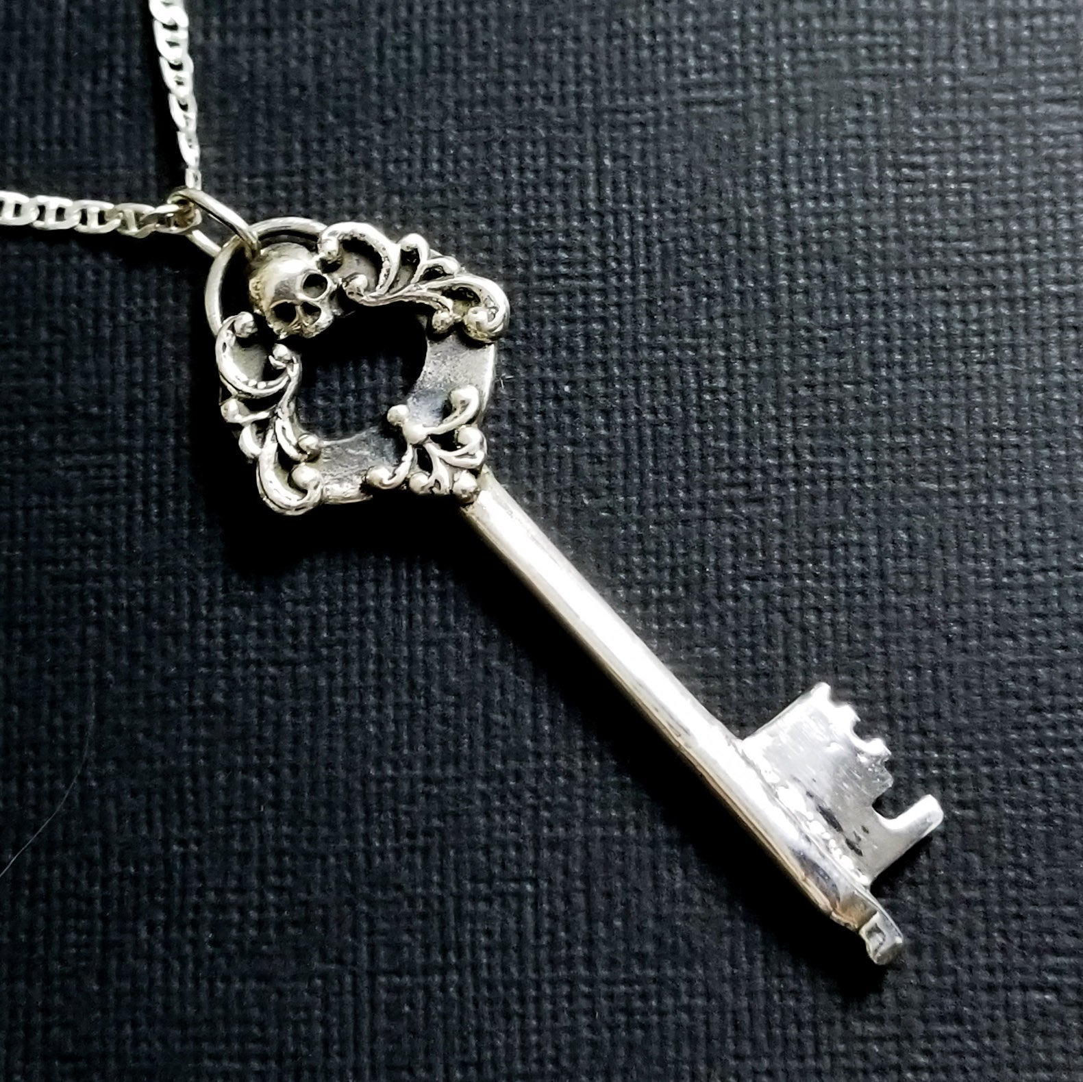 Victorian Skull Key Pendant - Inchoo Bijoux