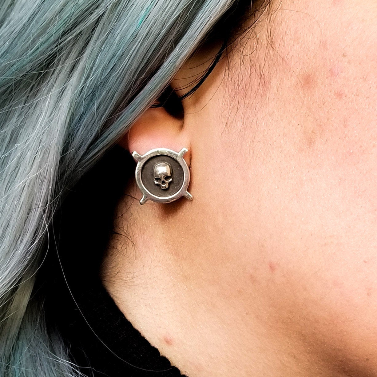 Unisex Skull Crossbone Stud Post Earrings - Inchoo Bijoux