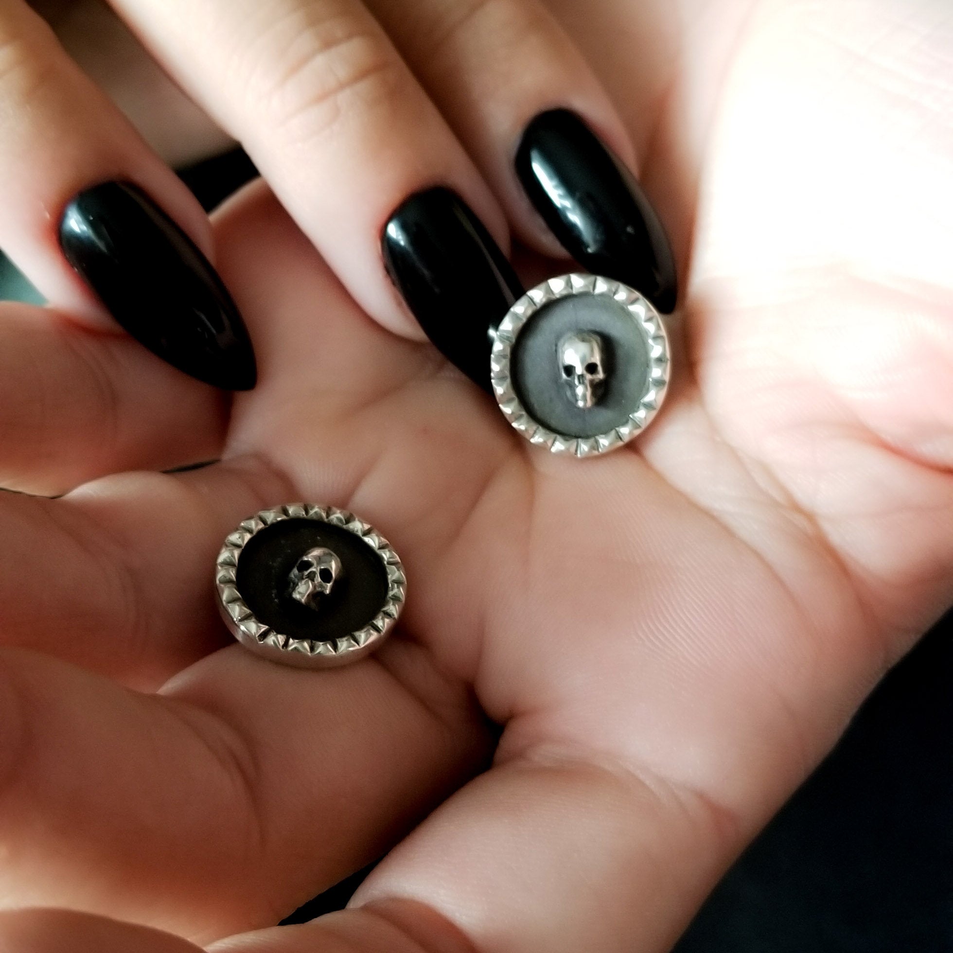 Unisex Studded Skull Stud Post Earrings - Inchoo Bijoux