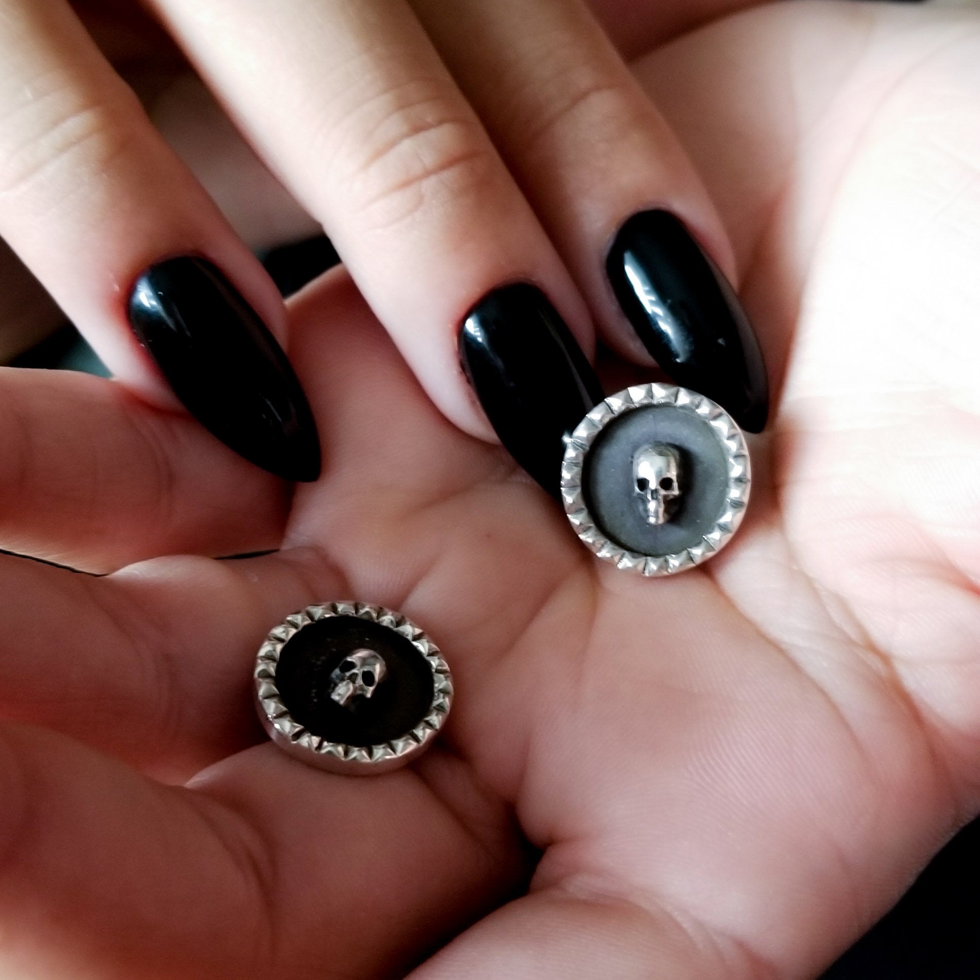 Unisex Studded Skull Stud Post Earrings - Inchoo Bijoux