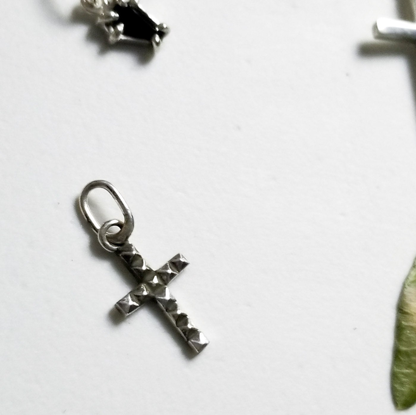 Tiny Studded Cross Pendant - Inchoo Bijoux