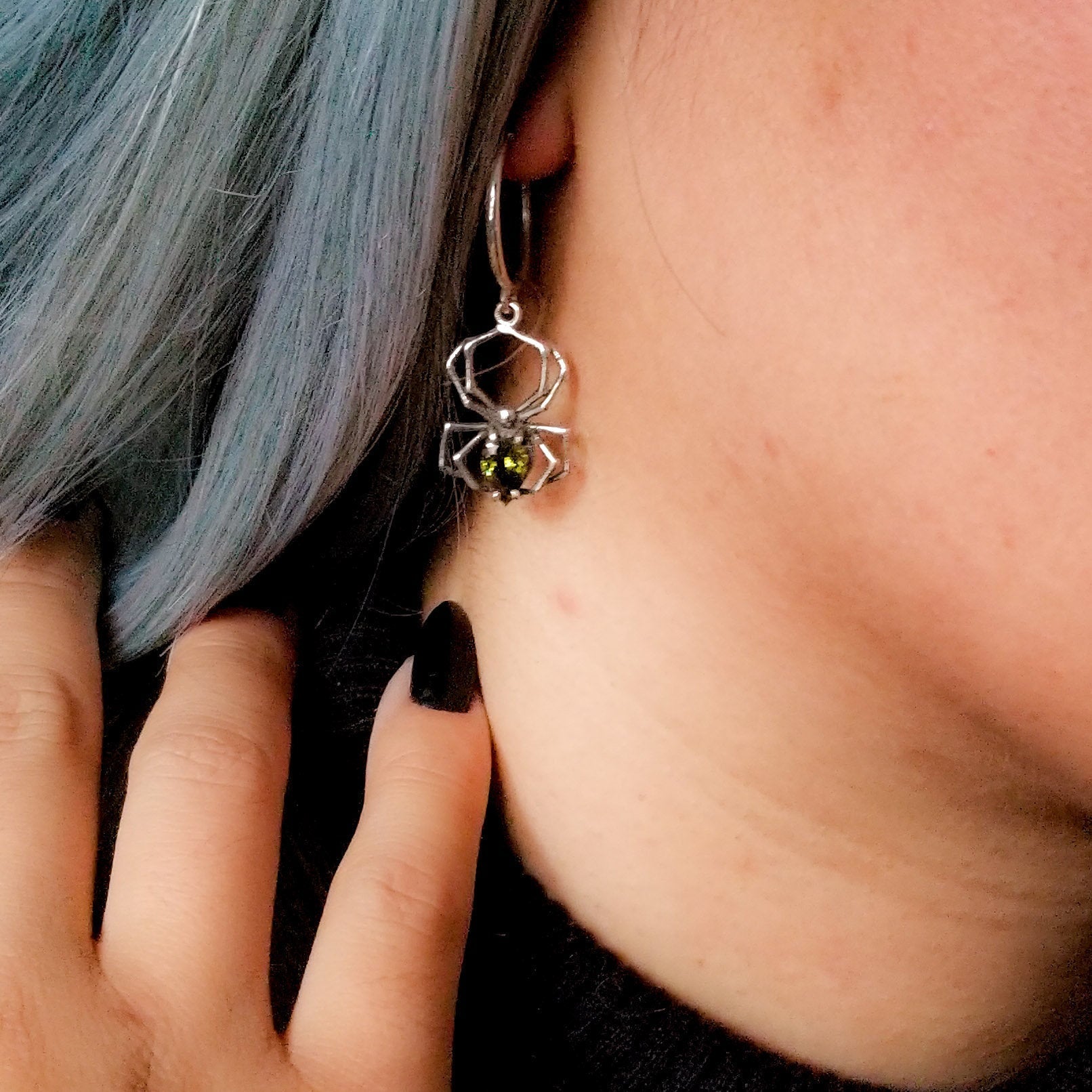 Green Spider Hoop Earrings - Inchoo Bijoux