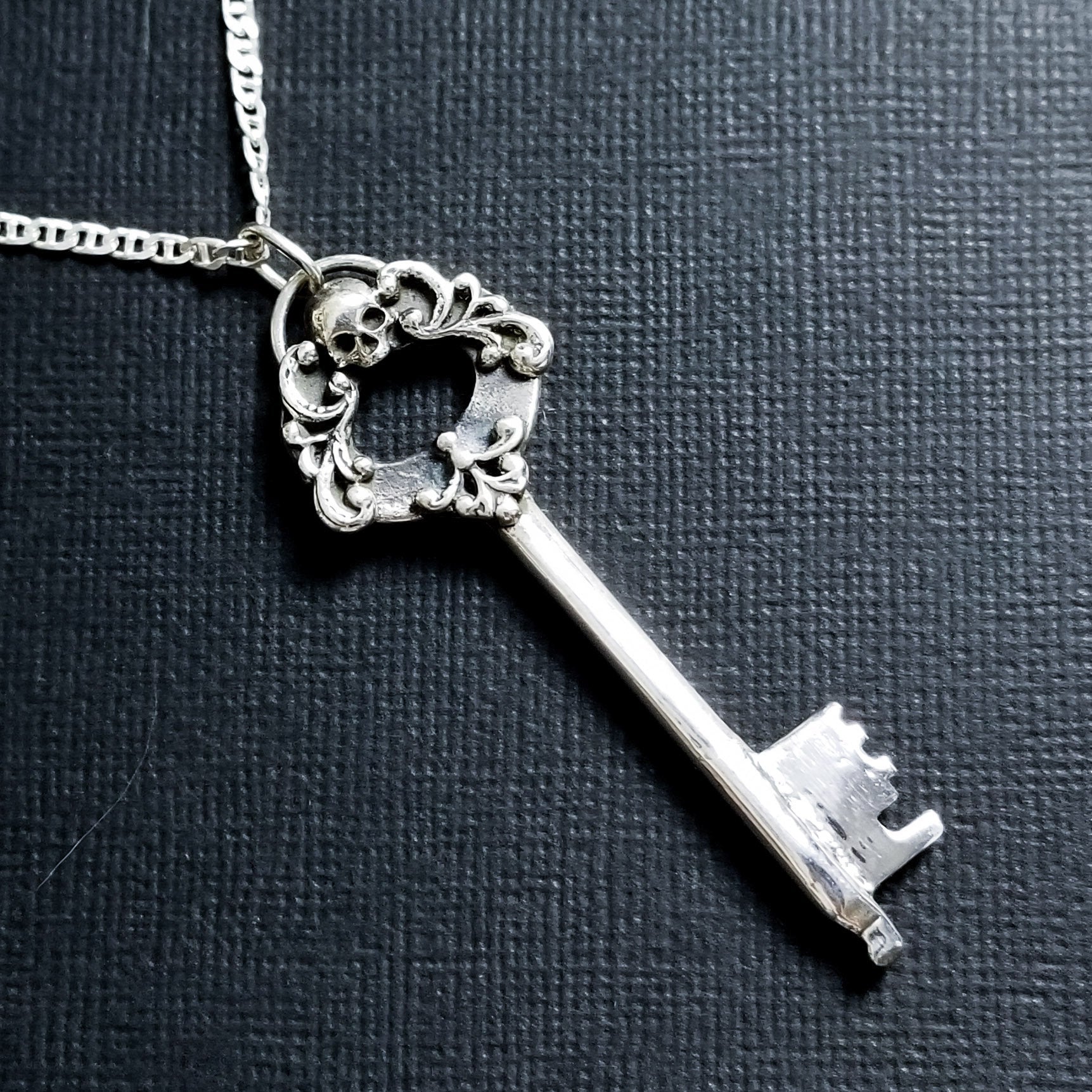 Victorian Skull Key Pendant - Inchoo Bijoux
