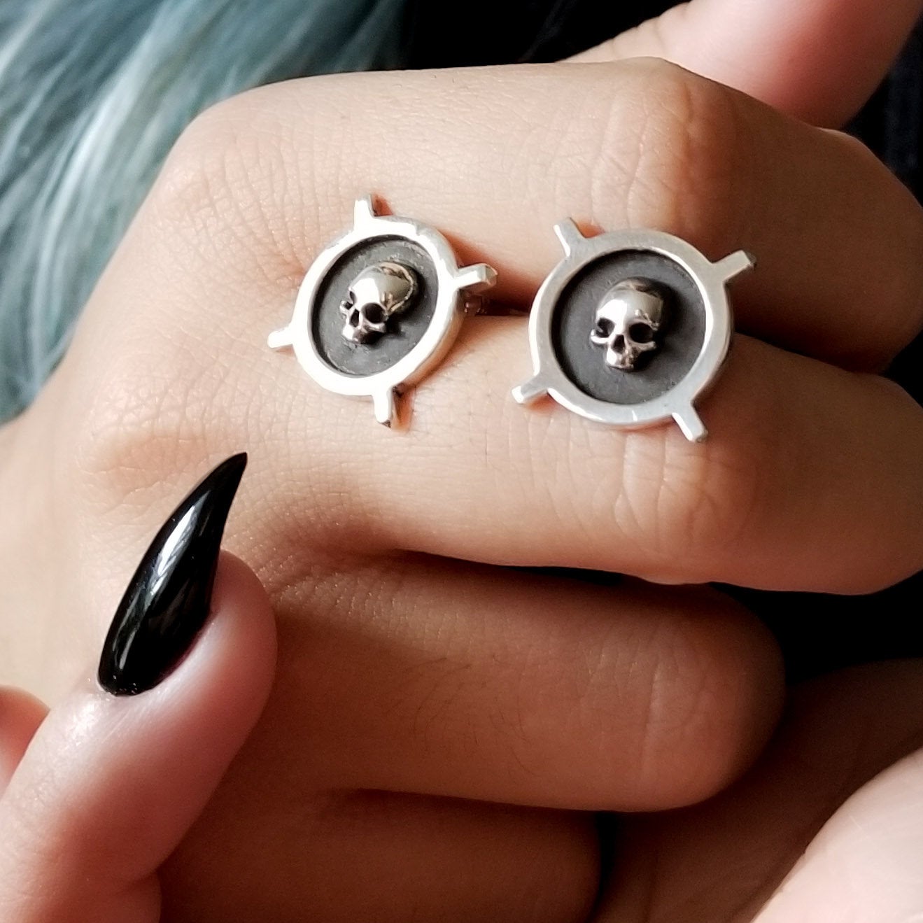 Unisex Skull Crossbone Stud Post Earrings - Inchoo Bijoux
