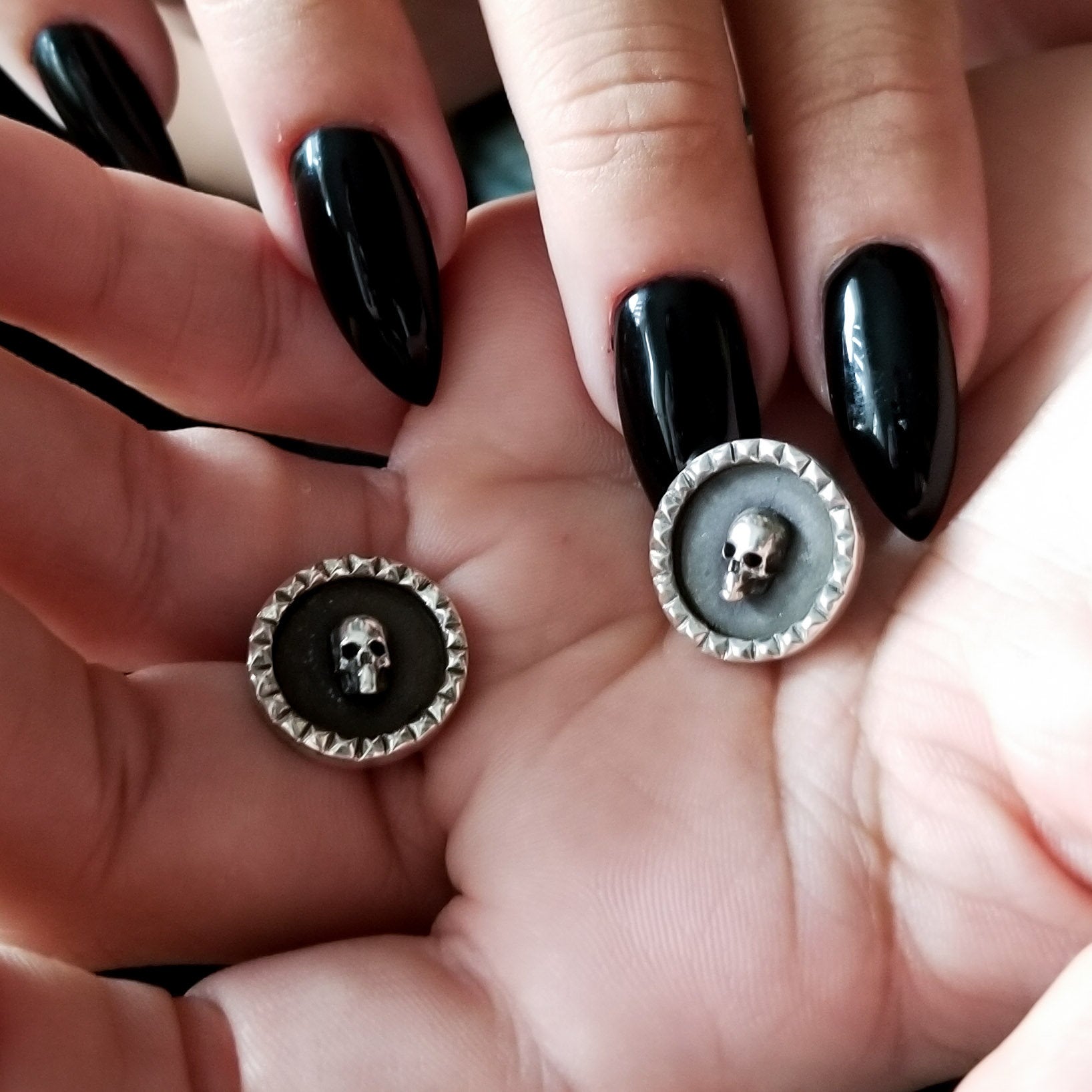 Unisex Studded Skull Stud Post Earrings - Inchoo Bijoux