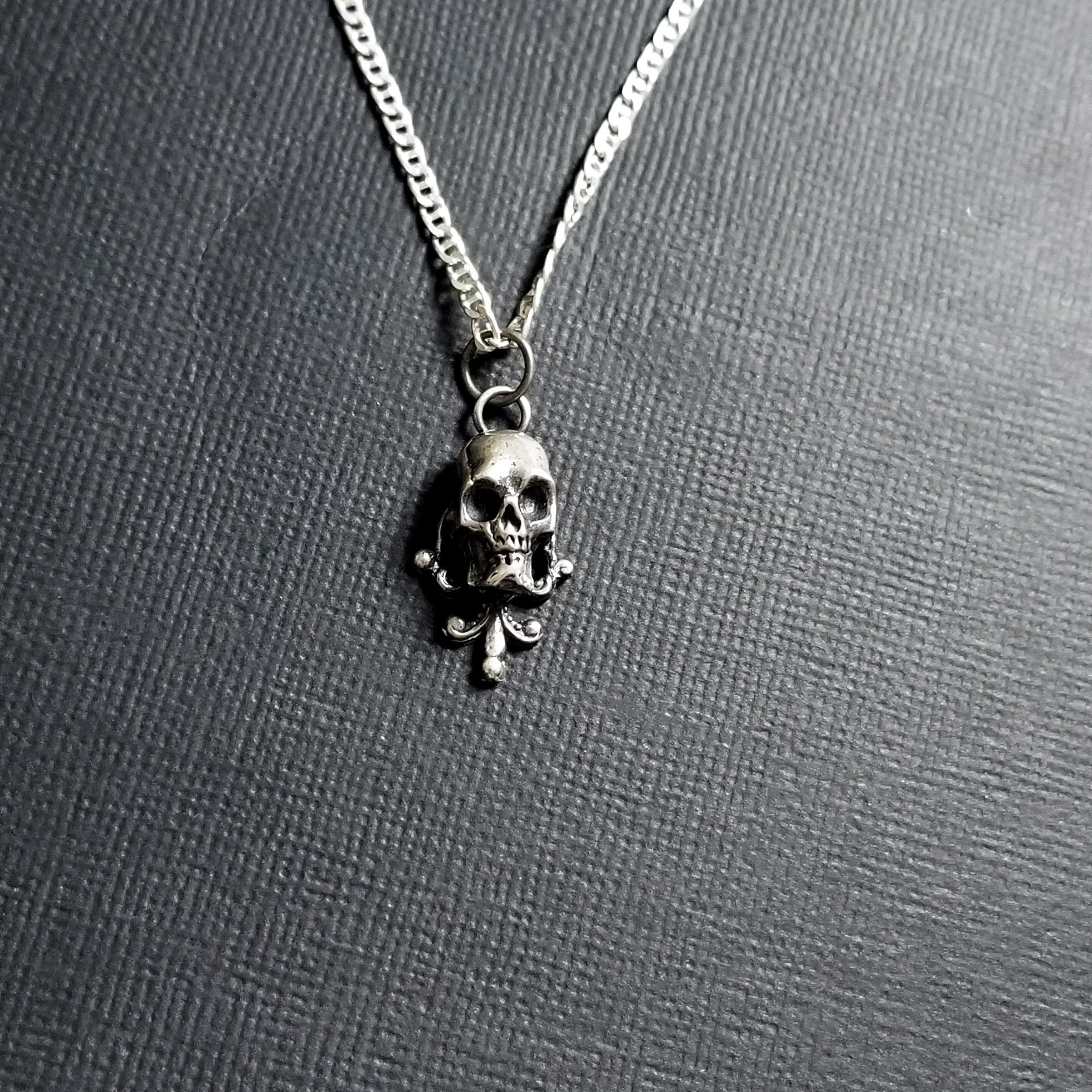 Tiny Silver Skull Lace Pendant - Inchoo Bijoux