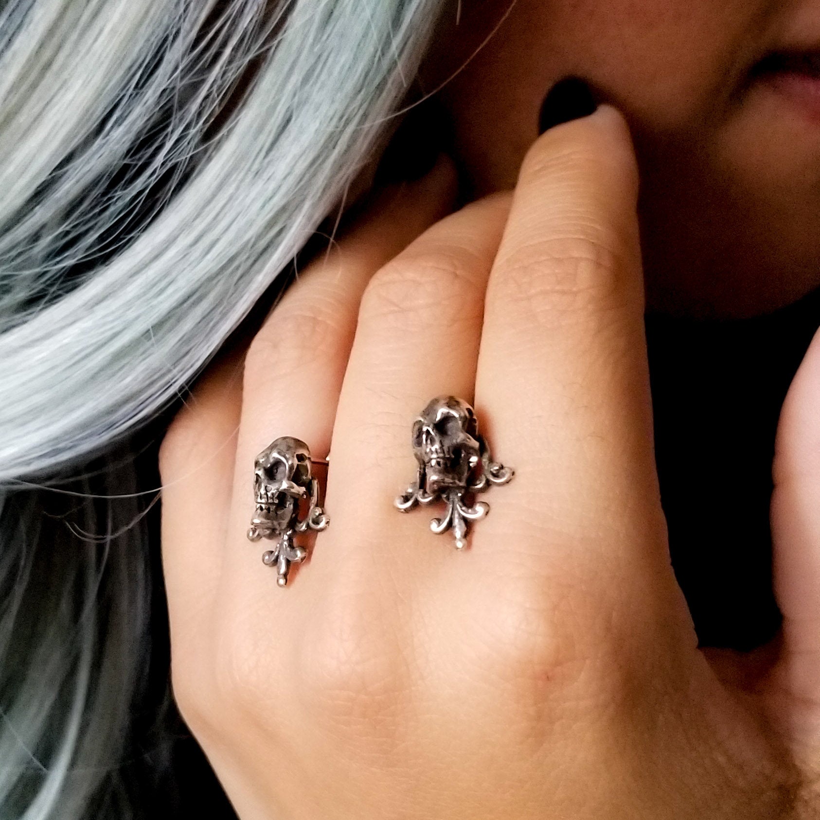 Unisex Victorian Skull and Lace Earrings - Inchoo Bijoux