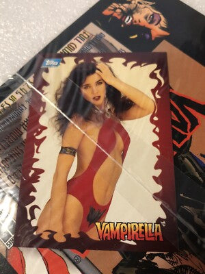 COMICS ' Vengeance of VAMPIRELLA ' #8 +Exclusive Special TOPPS Card